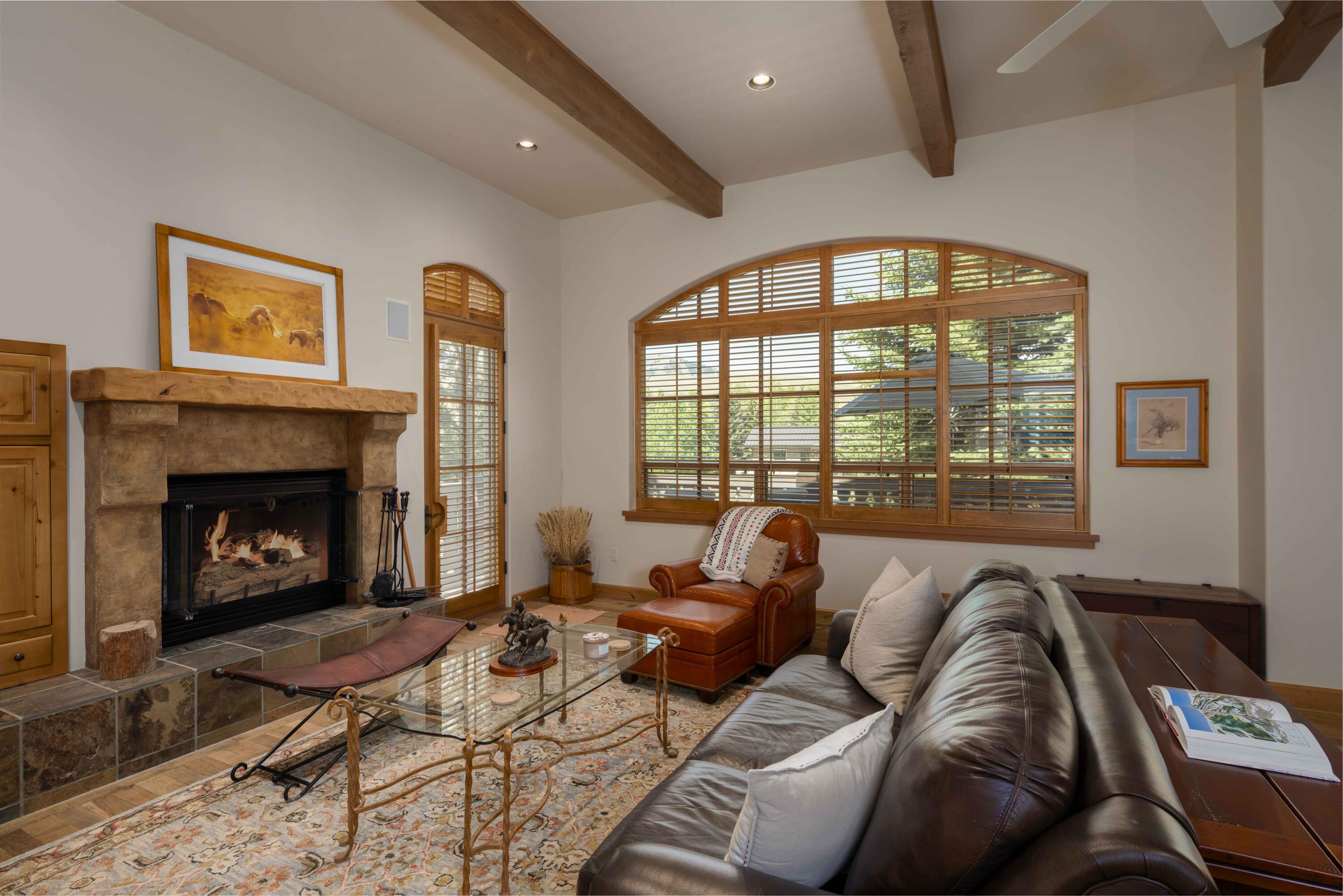 1 Villa Ct Property Photo 6