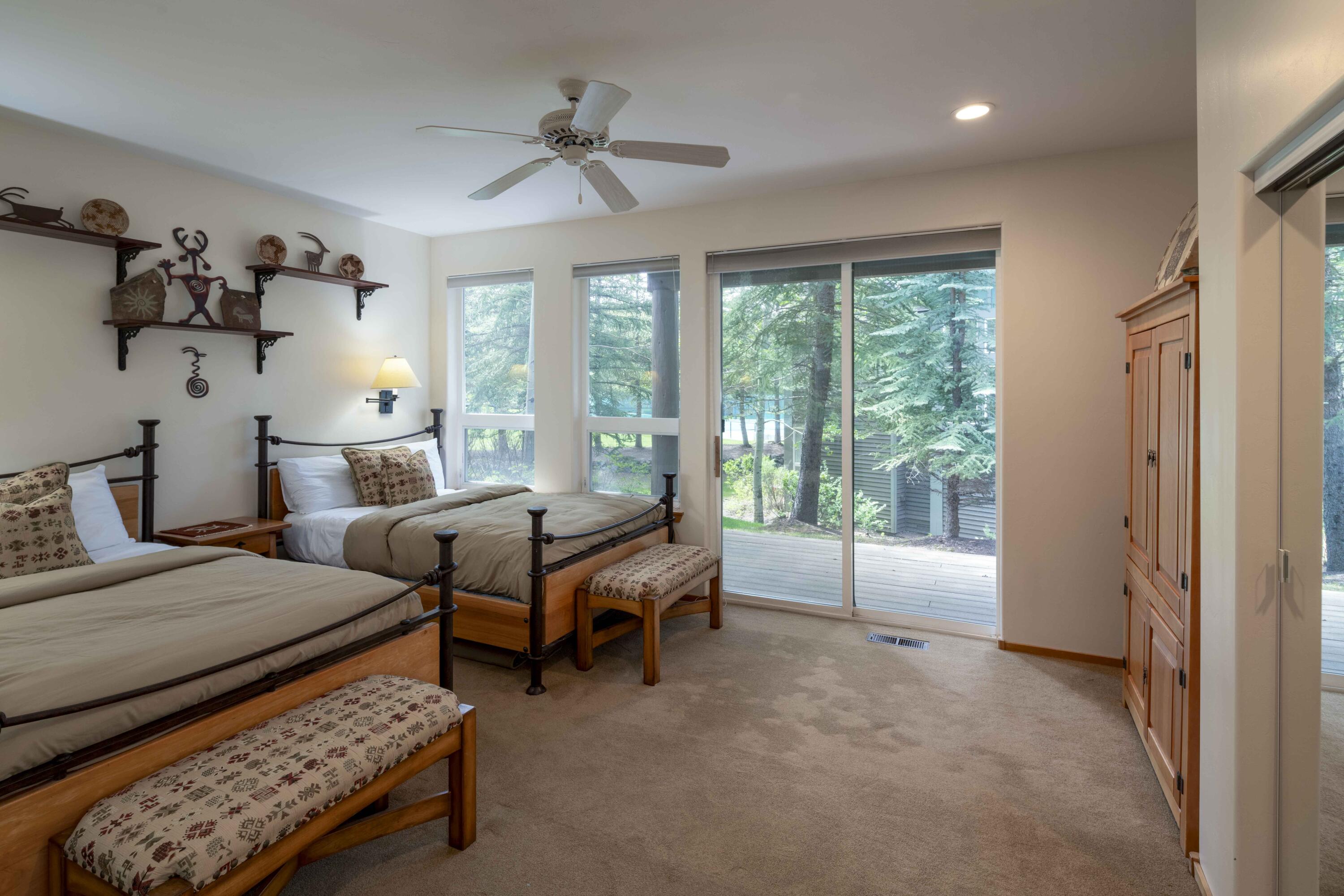4614 Arrowwood Condo Dr Property Photo 16