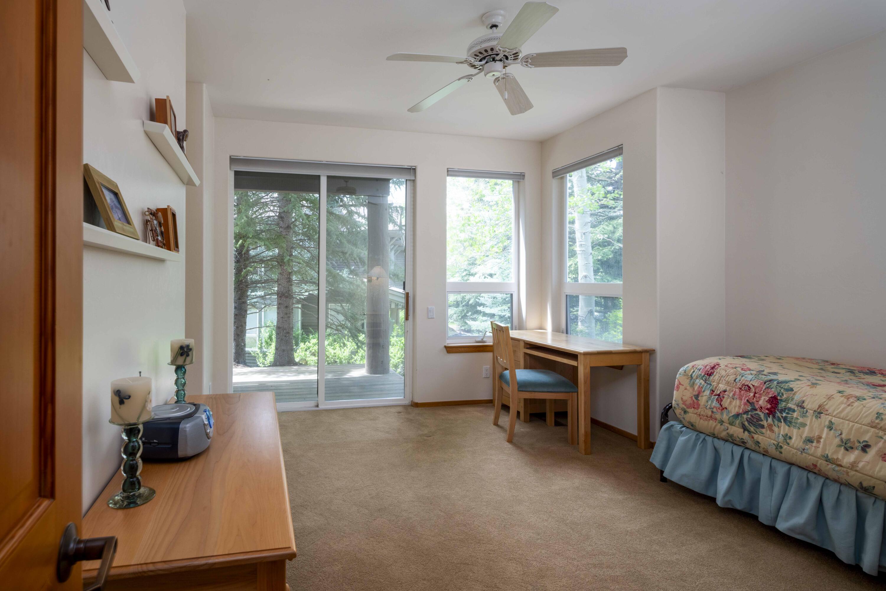4614 Arrowwood Condo Dr Property Photo 19