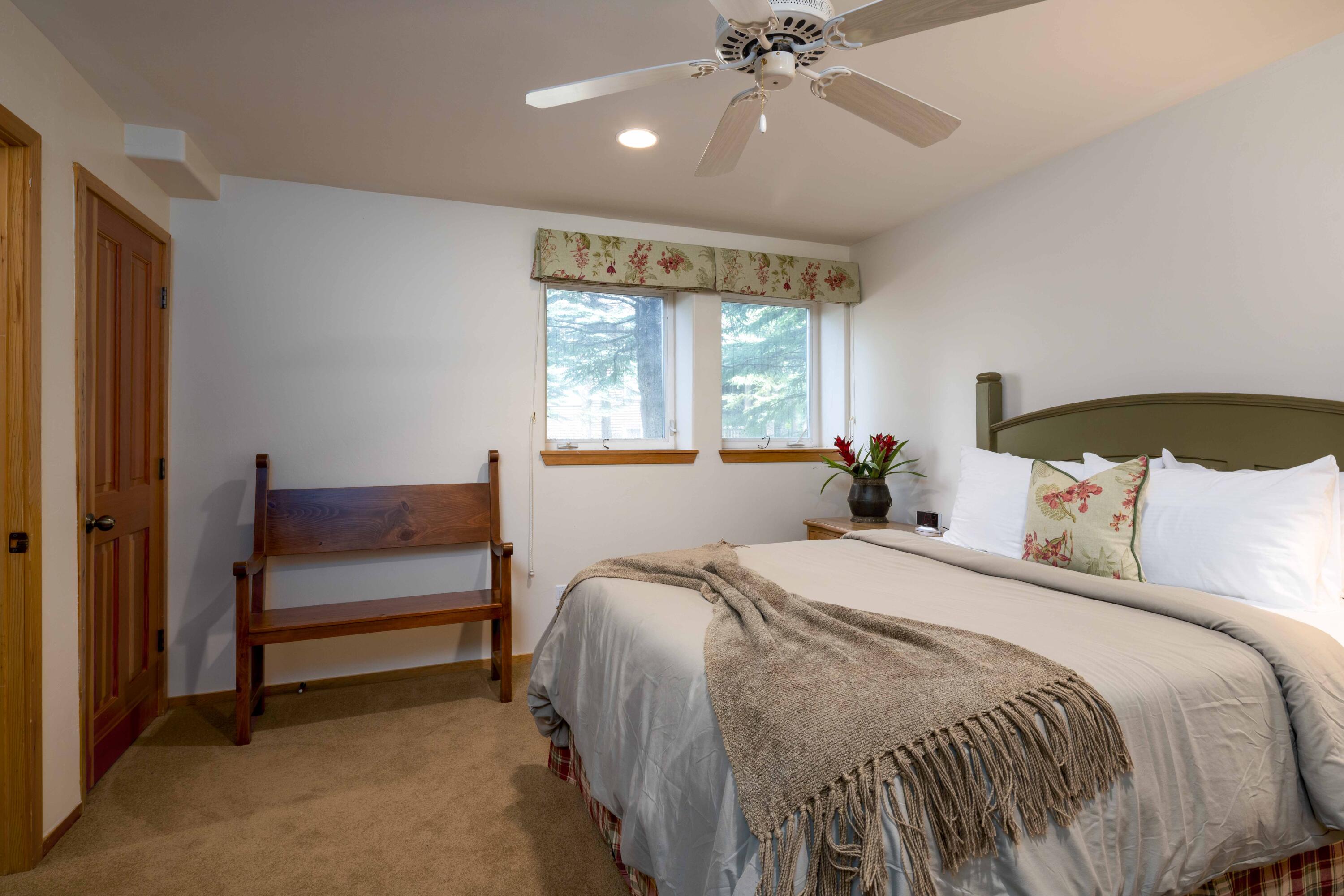 4614 Arrowwood Condo Dr Property Photo 22