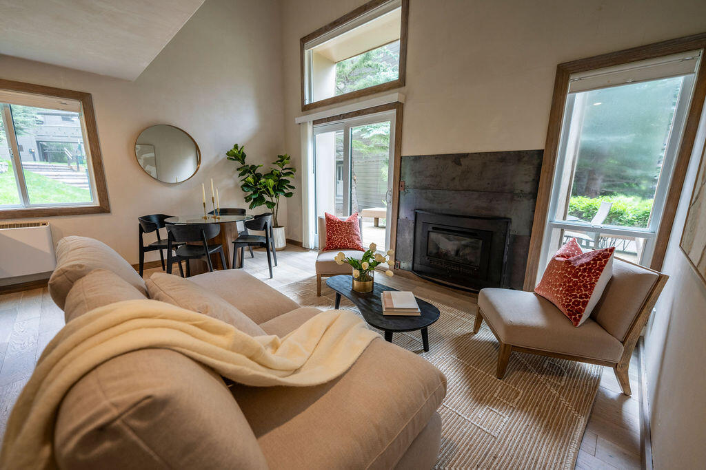2224 Bonne Vie Condo Dr Property Photo 4