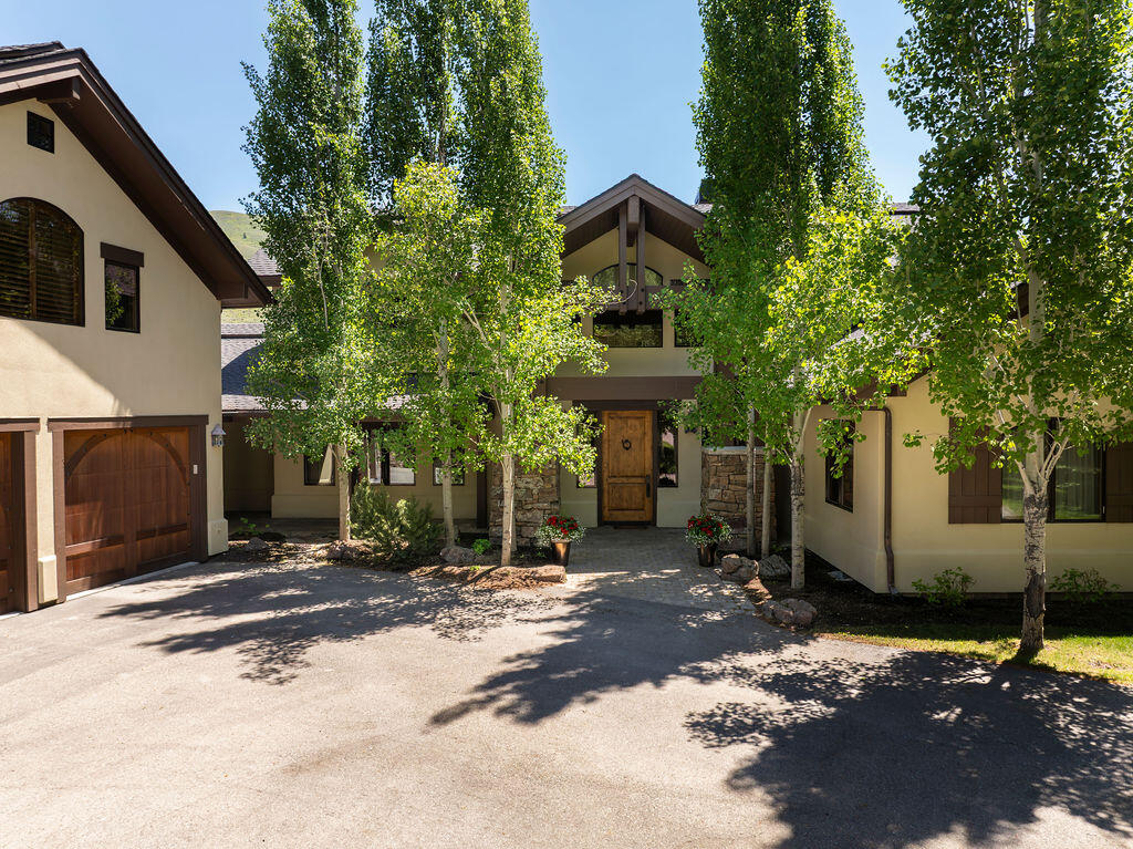 110 Red Cloud Way Property Photo