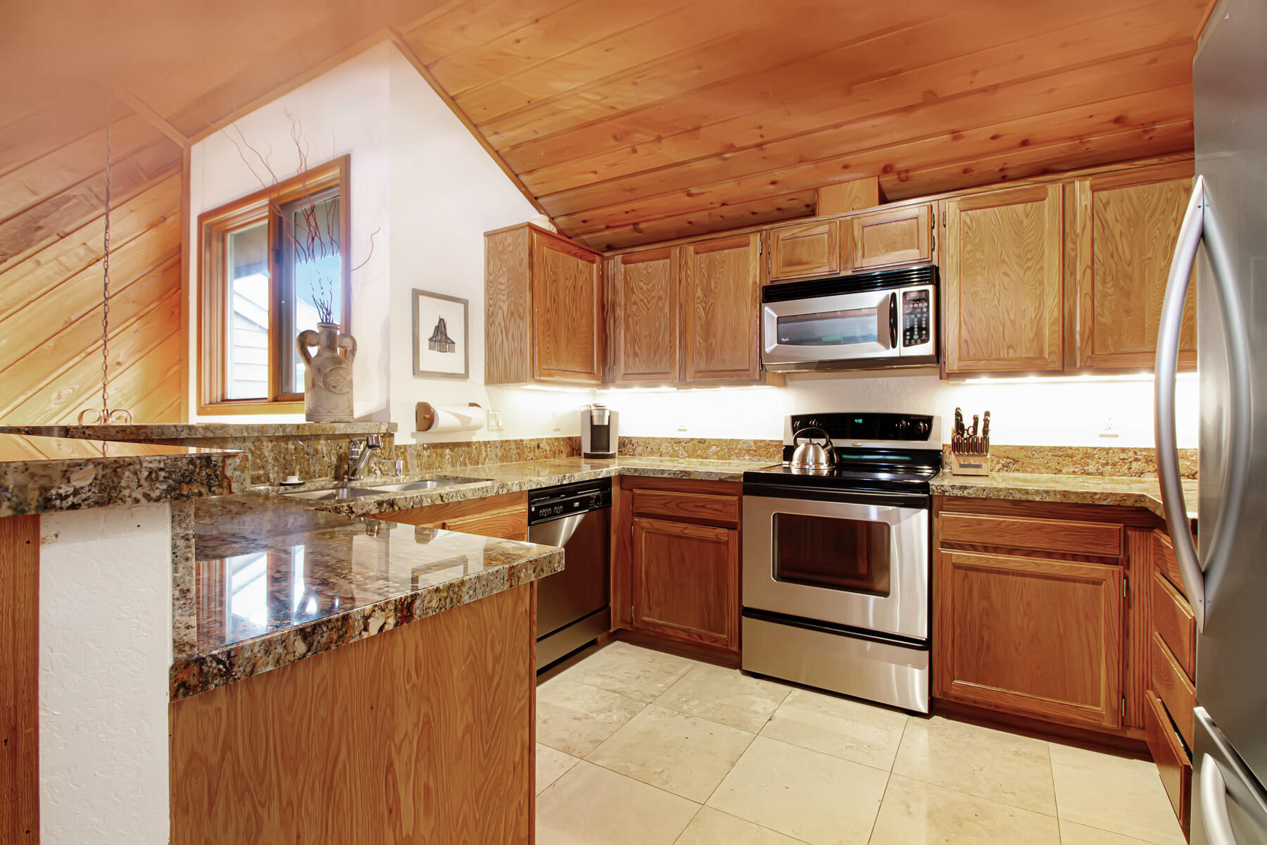 2778 Sunburst Condo Dr Property Photo 4
