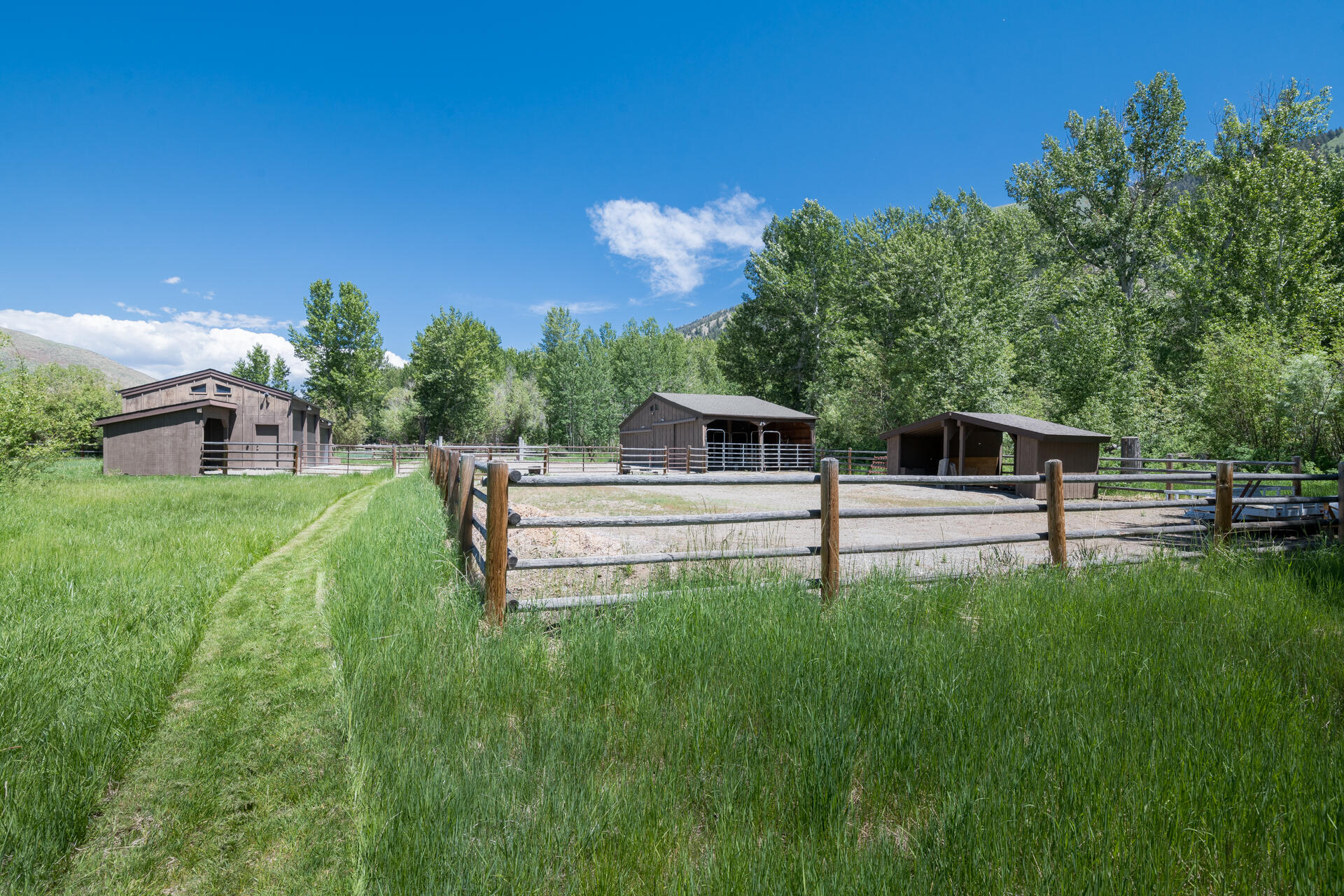 102 Hyndman View Dr Property Photo 39