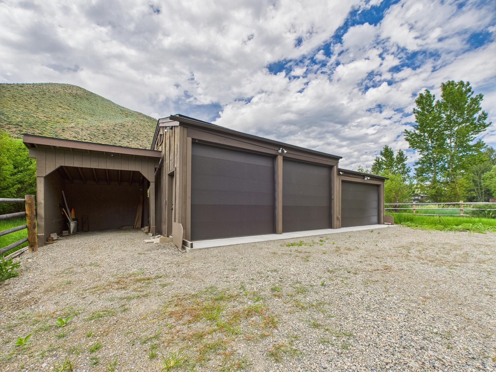 102 Hyndman View Dr Property Photo 43