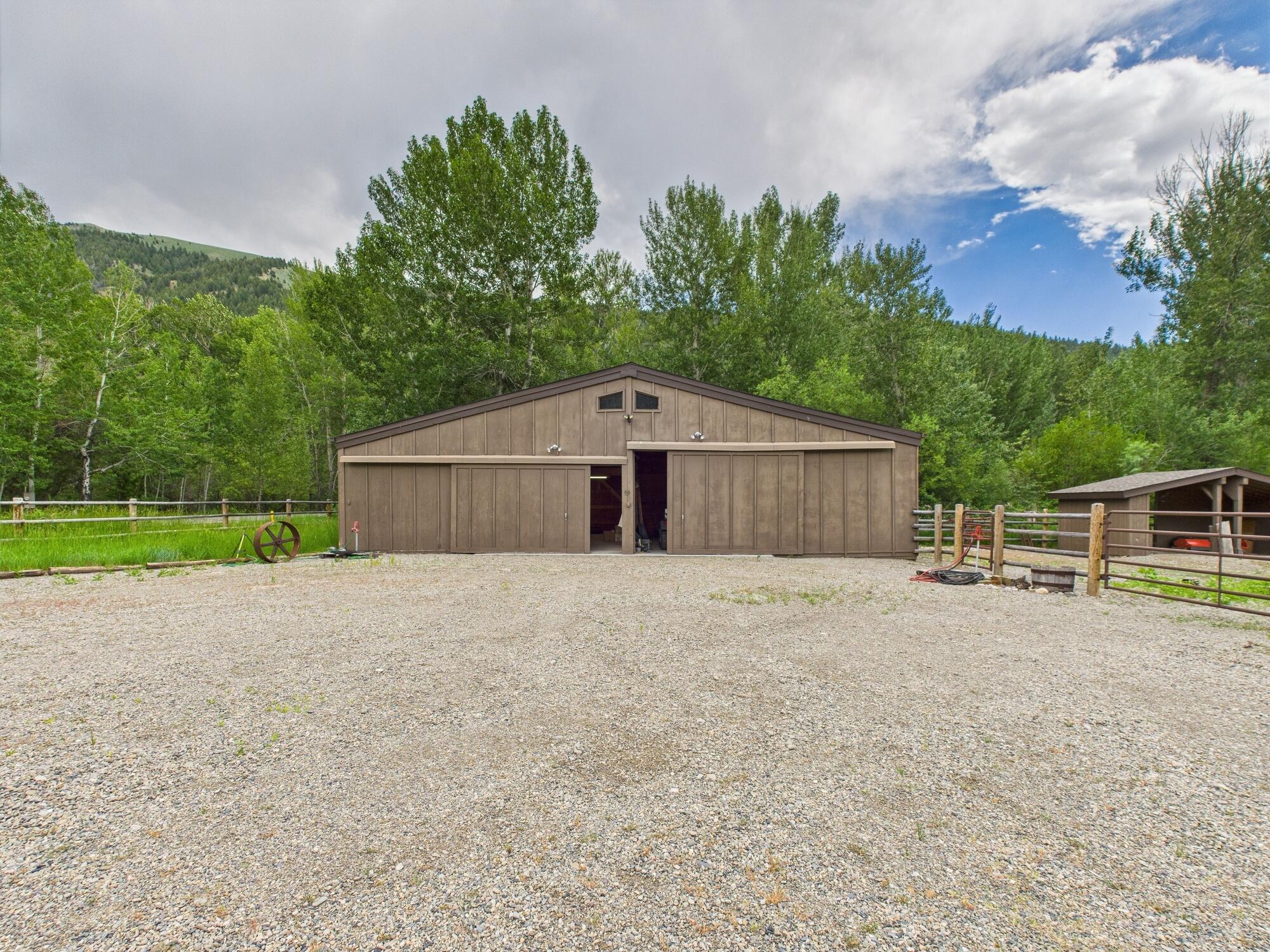 102 Hyndman View Dr Property Photo 44