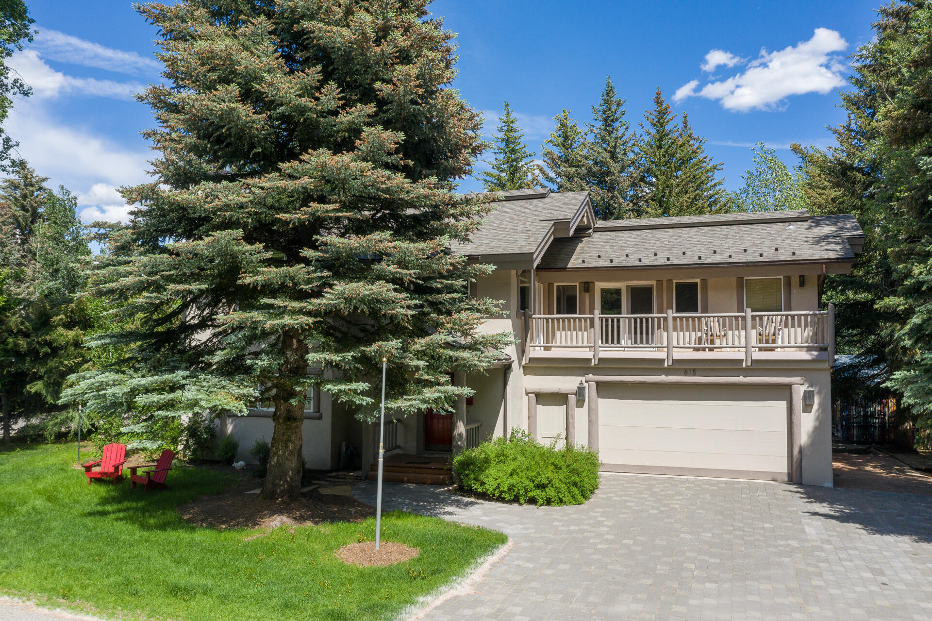 615 Wood River Dr Property Photo 1