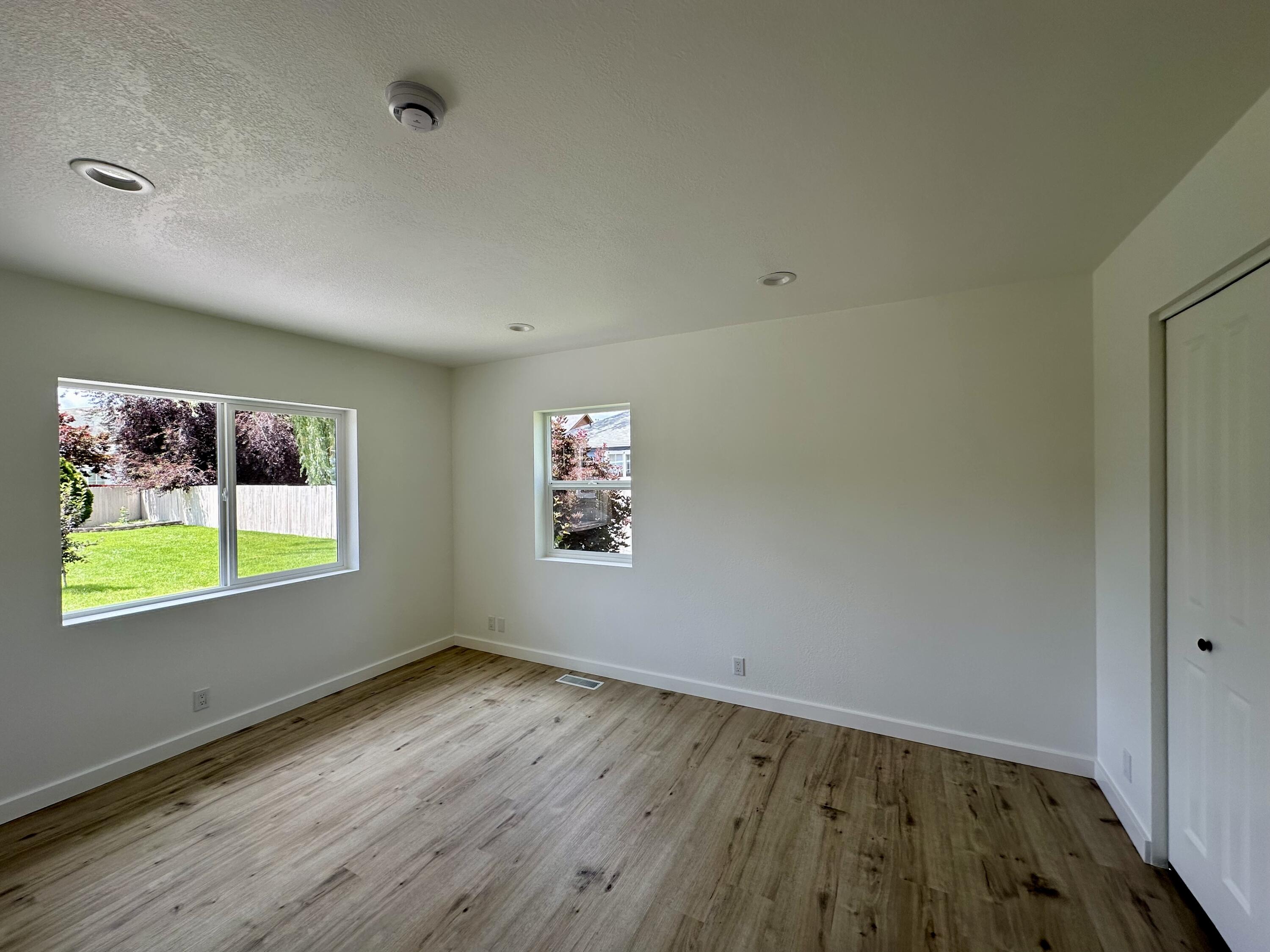 921 Snowflake Dr Property Photo 14