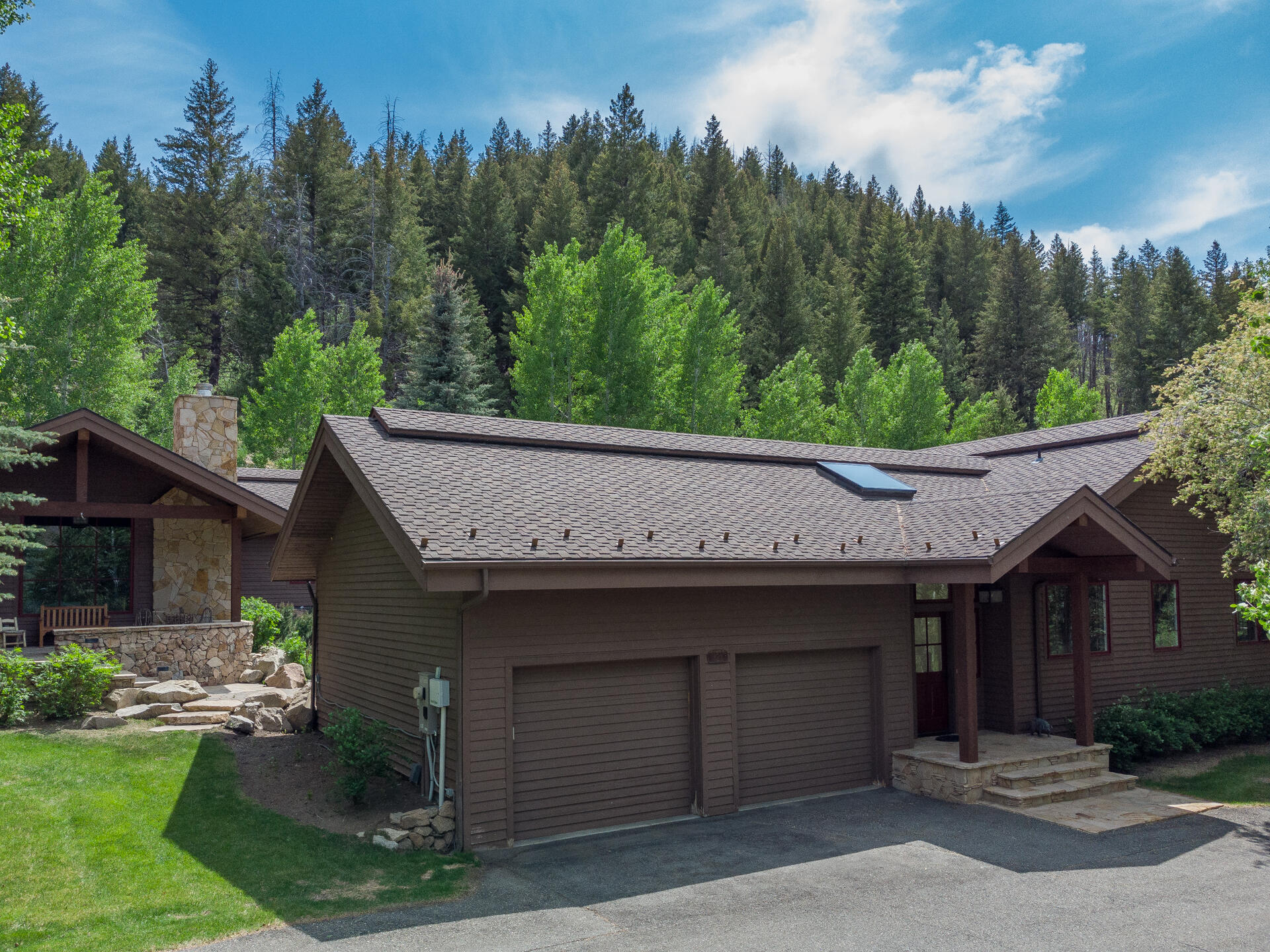 121 Greenhorn Loop Property Photo 1