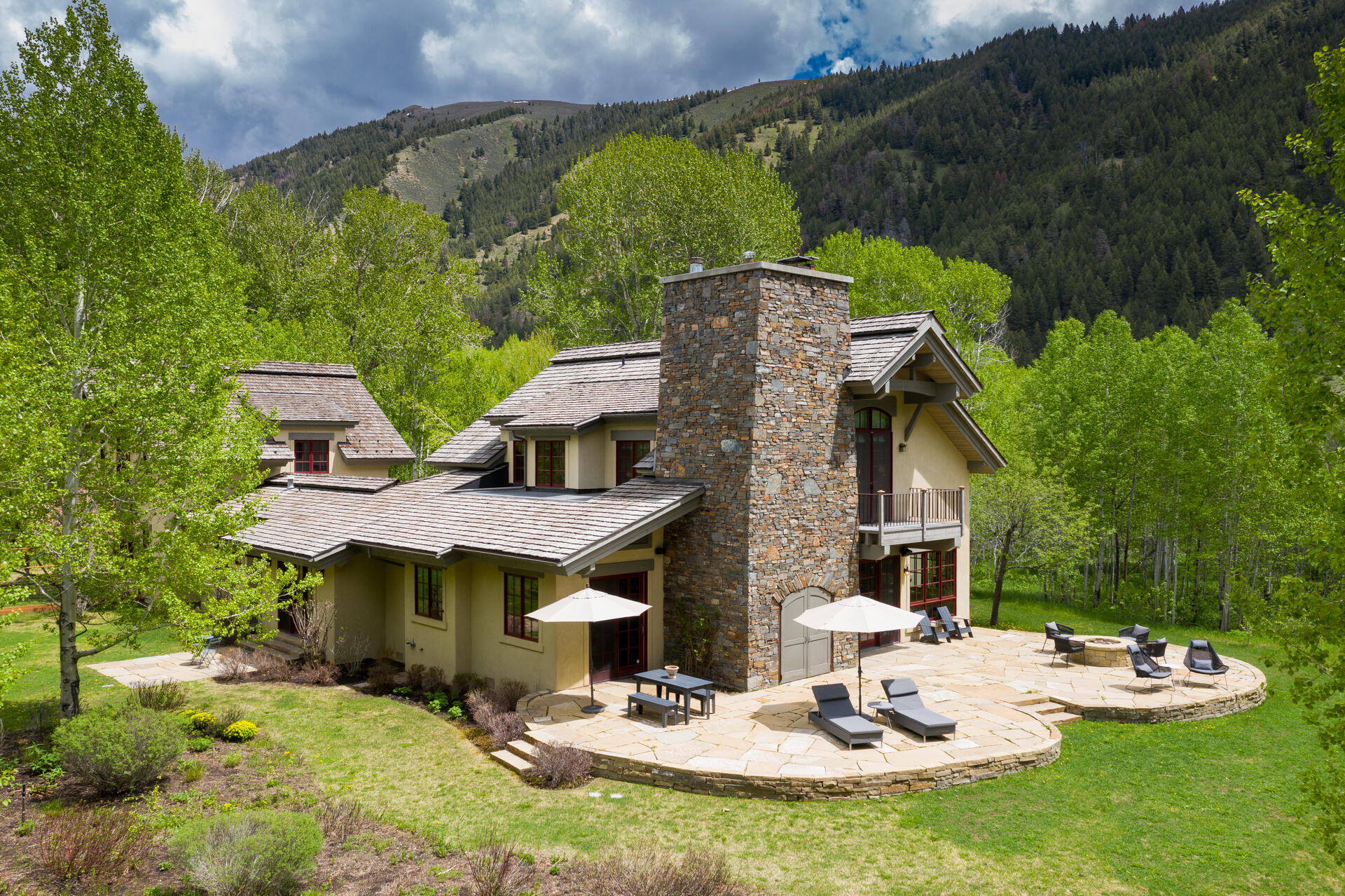 111 Pioneer Mountain Dr