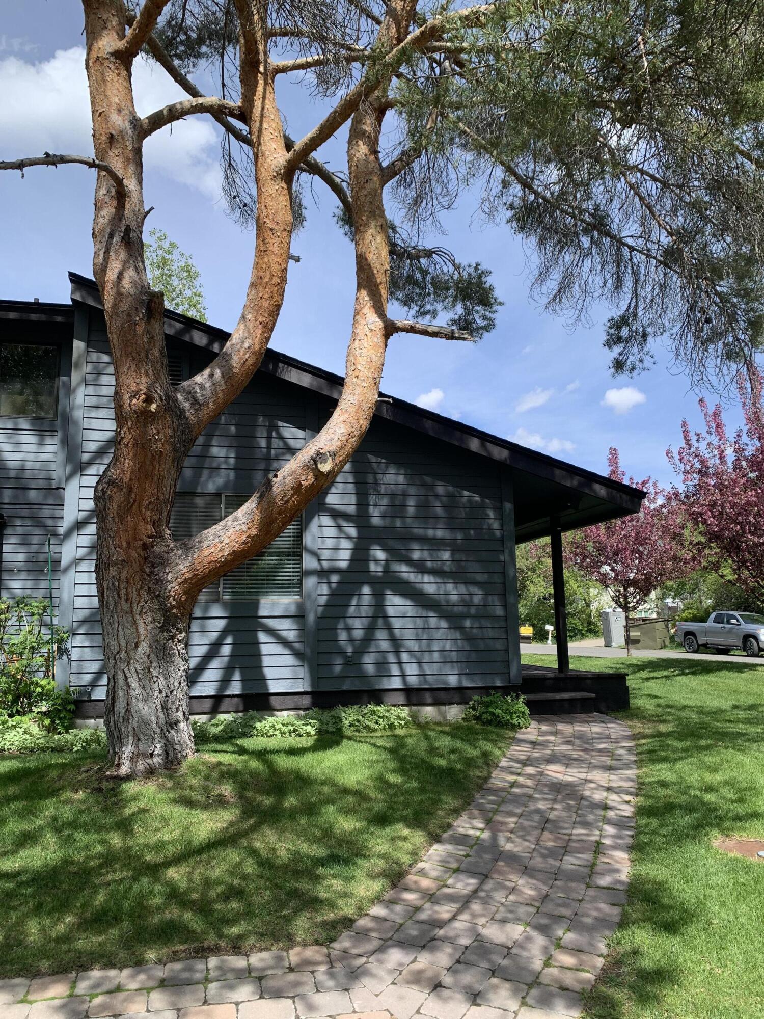 200 Carbonate Dr Property Photo 1