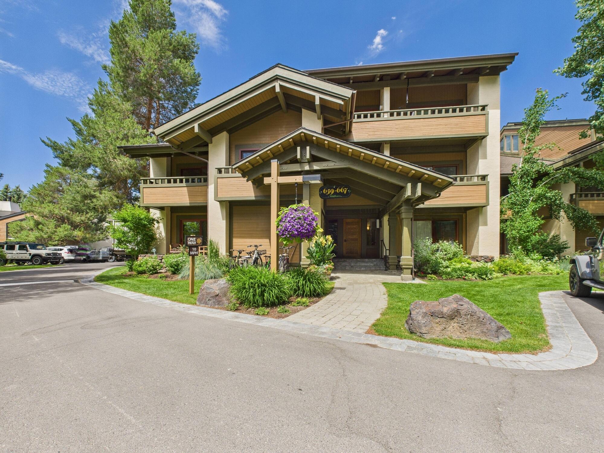 662 Wildflower Condo Dr Property Photo 1