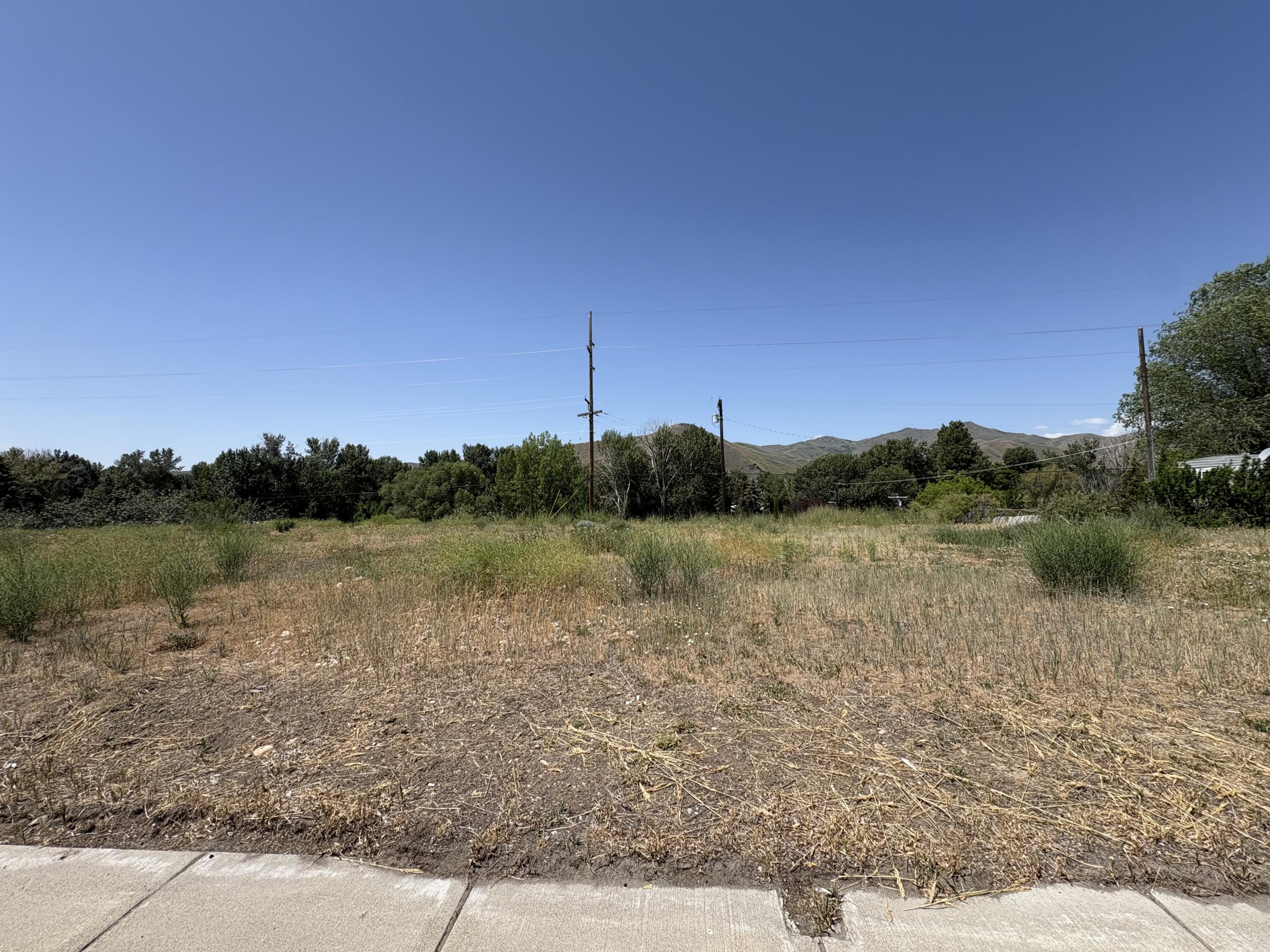305 Main St Property Photo 1