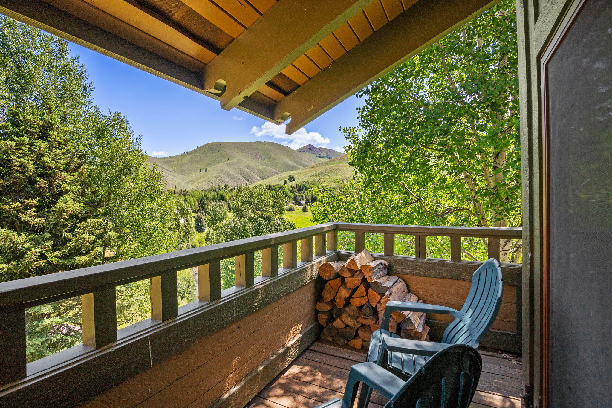 569 Wildflower Condo Dr Property Photo 2