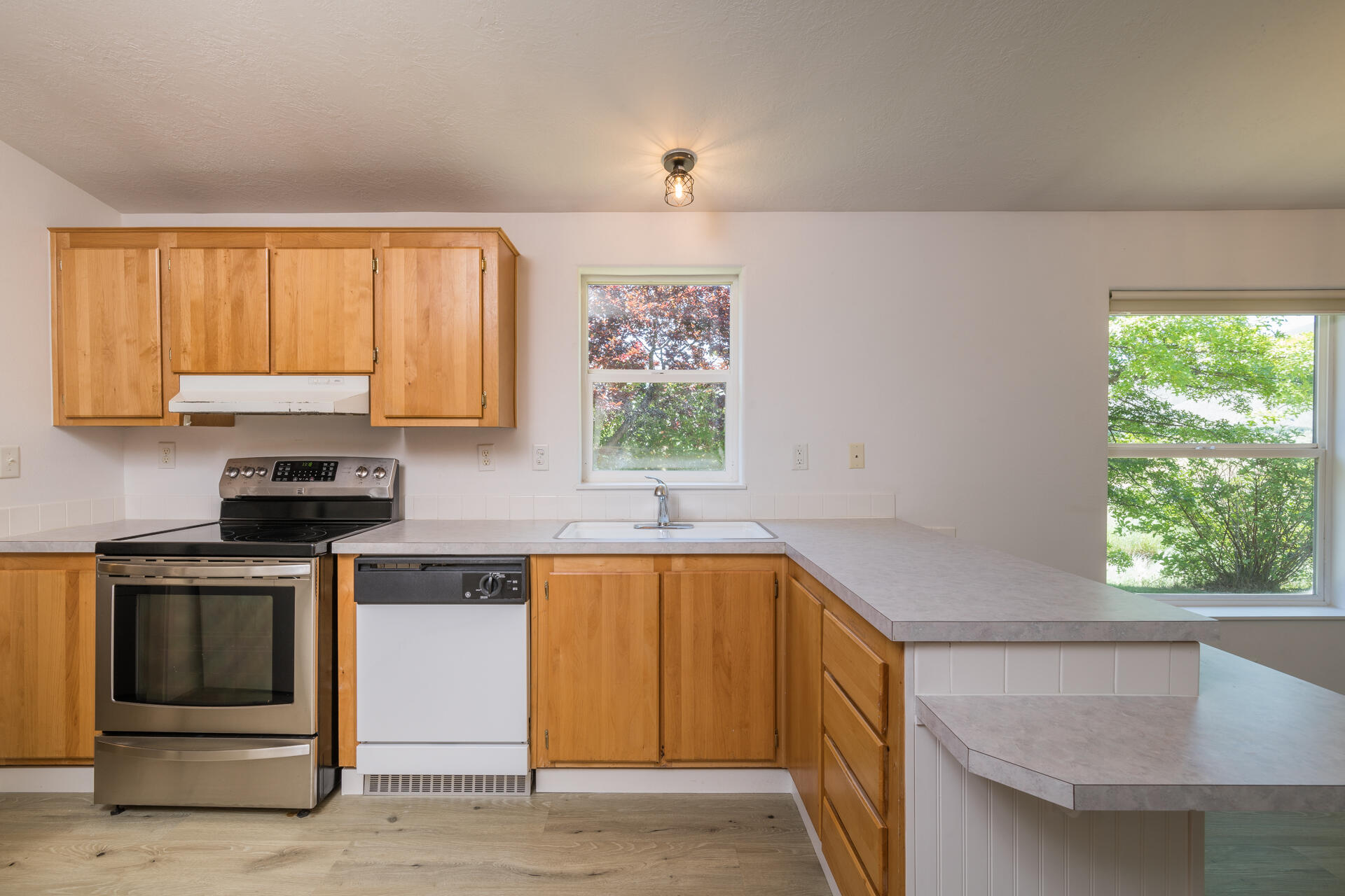 2951 Glenbrook Dr Property Photo 6