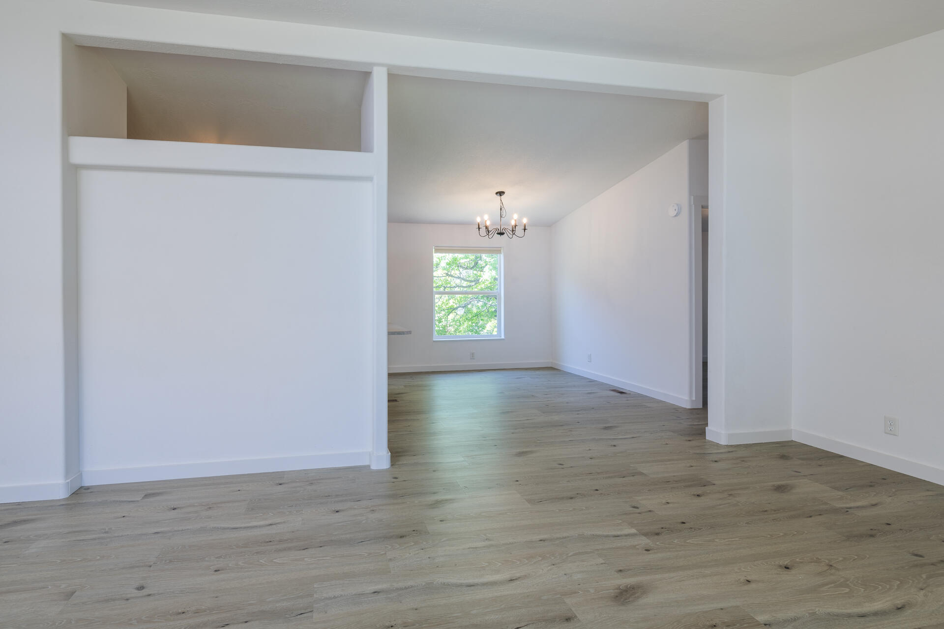 2951 Glenbrook Dr Property Photo 7