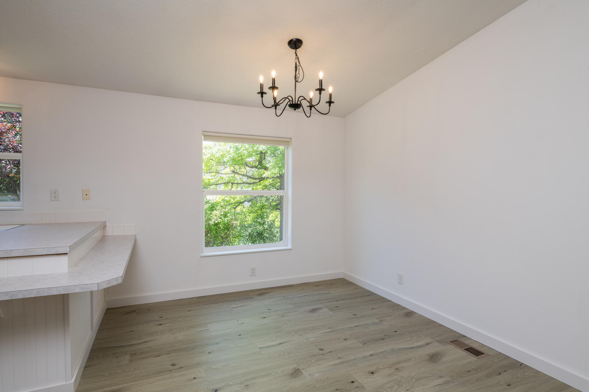 2951 Glenbrook Dr Property Photo 8