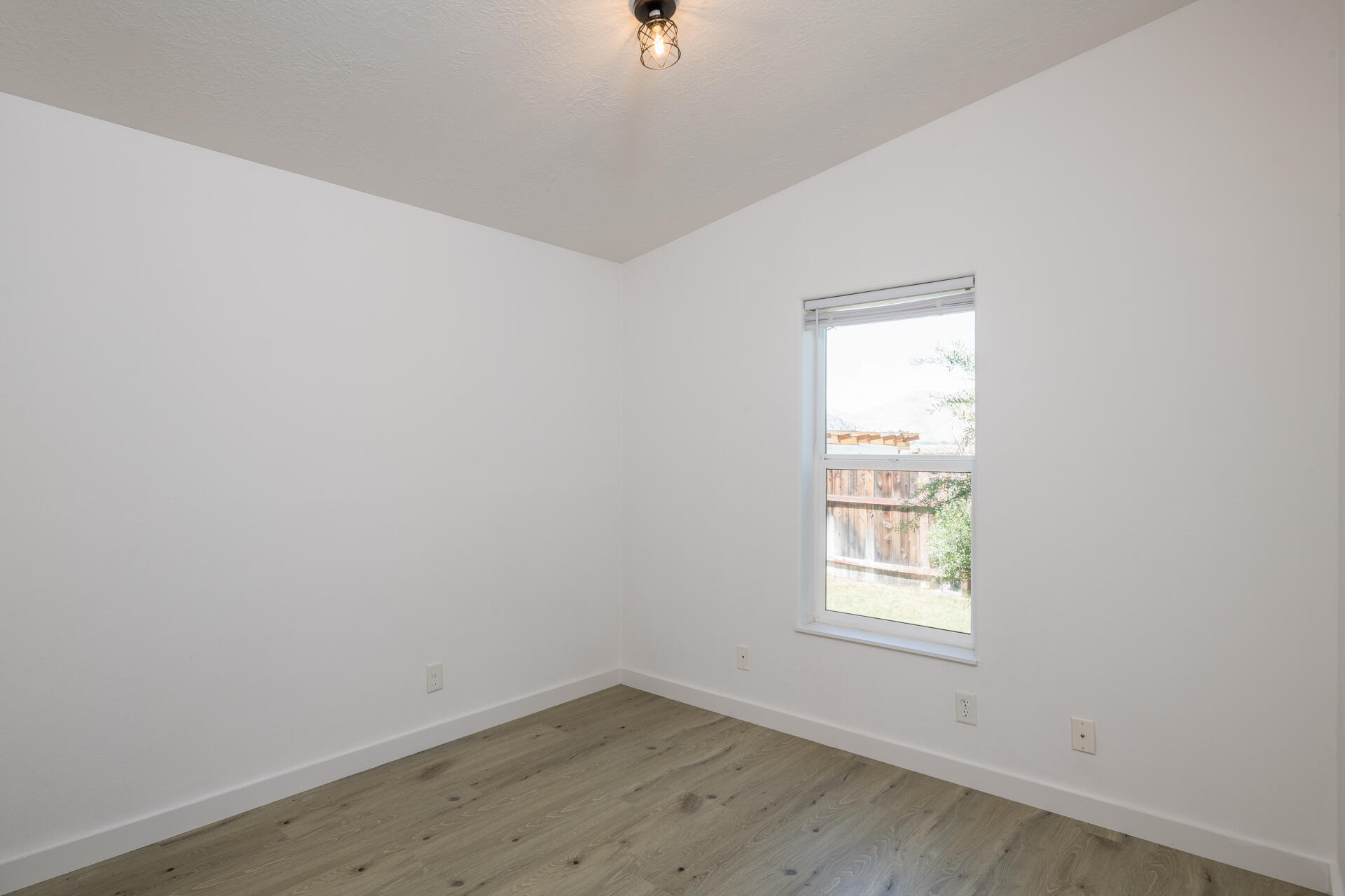 2951 Glenbrook Dr Property Photo 12