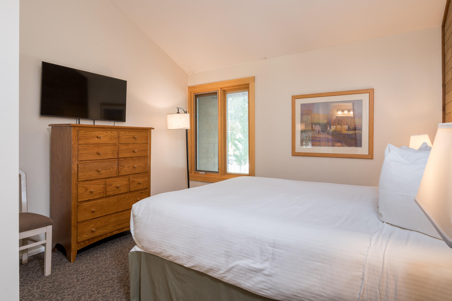 127 Saddle Rd Property Photo 8