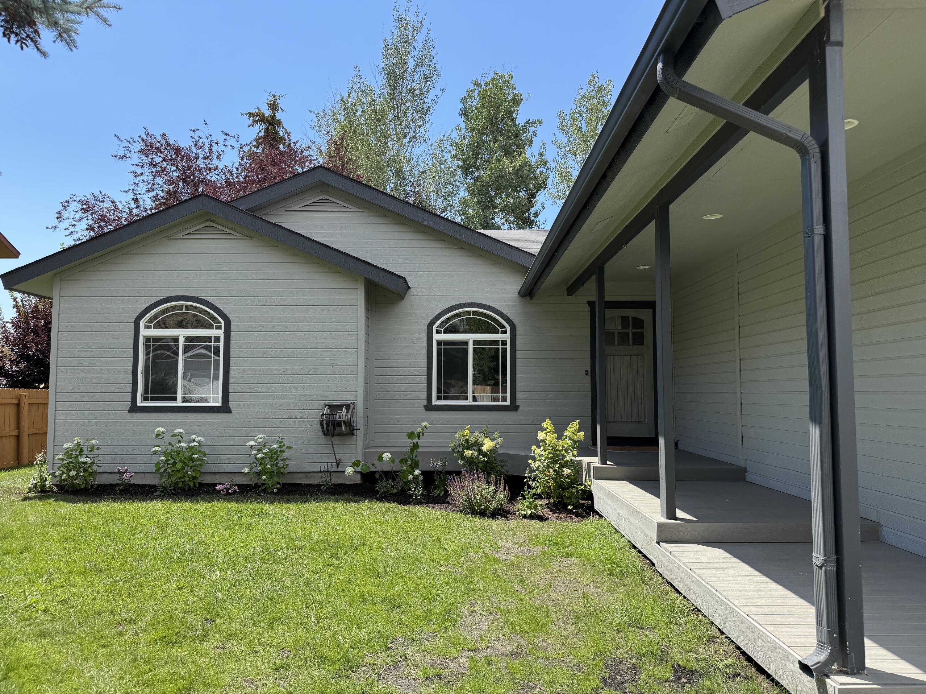 1130 Echo Hill Dr Property Photo 1