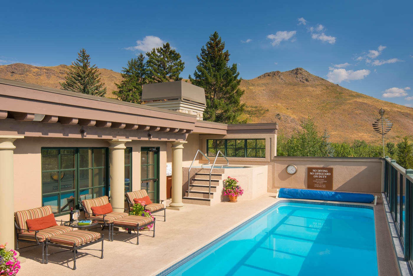 680 Sun Valley Rd Property Photo 1