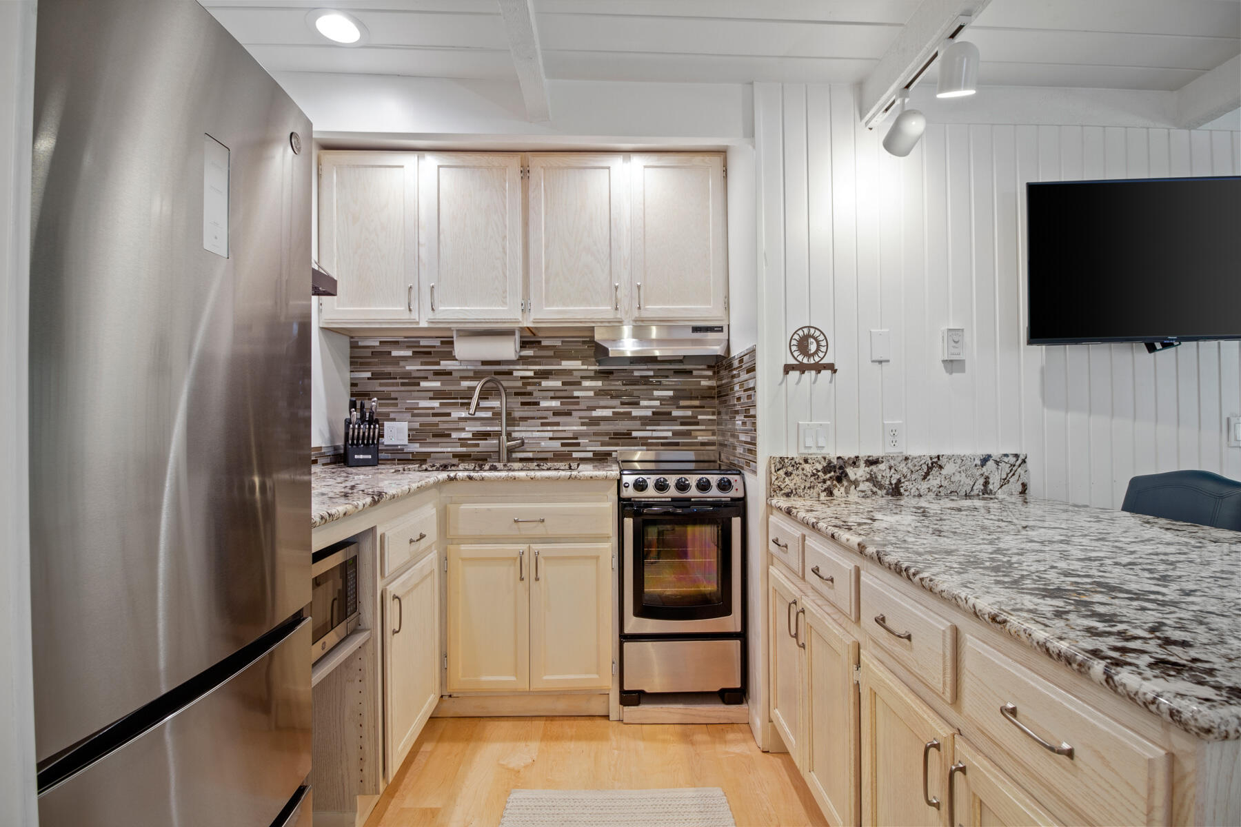 1066 Atelier Condo Dr Property Photo 8