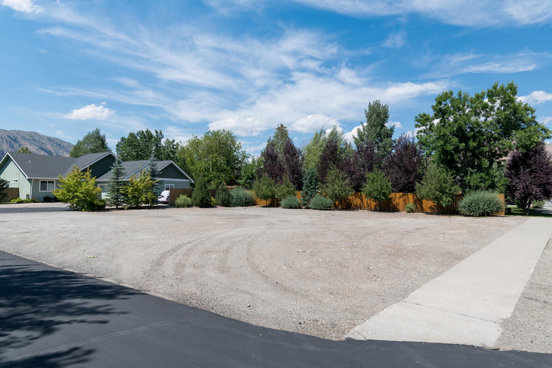 741 Eastridge Dr Property Photo 1