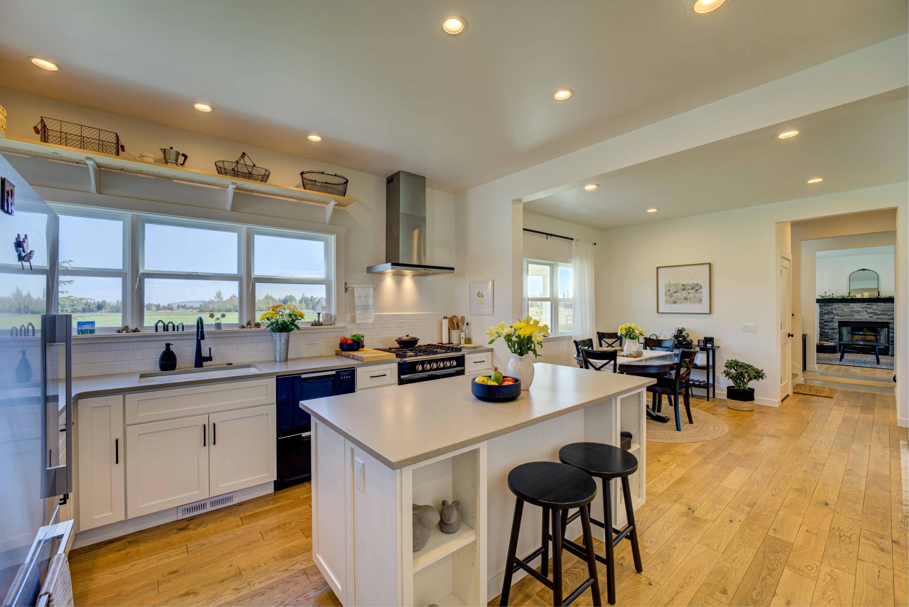 201 Equus Loop Property Photo 3