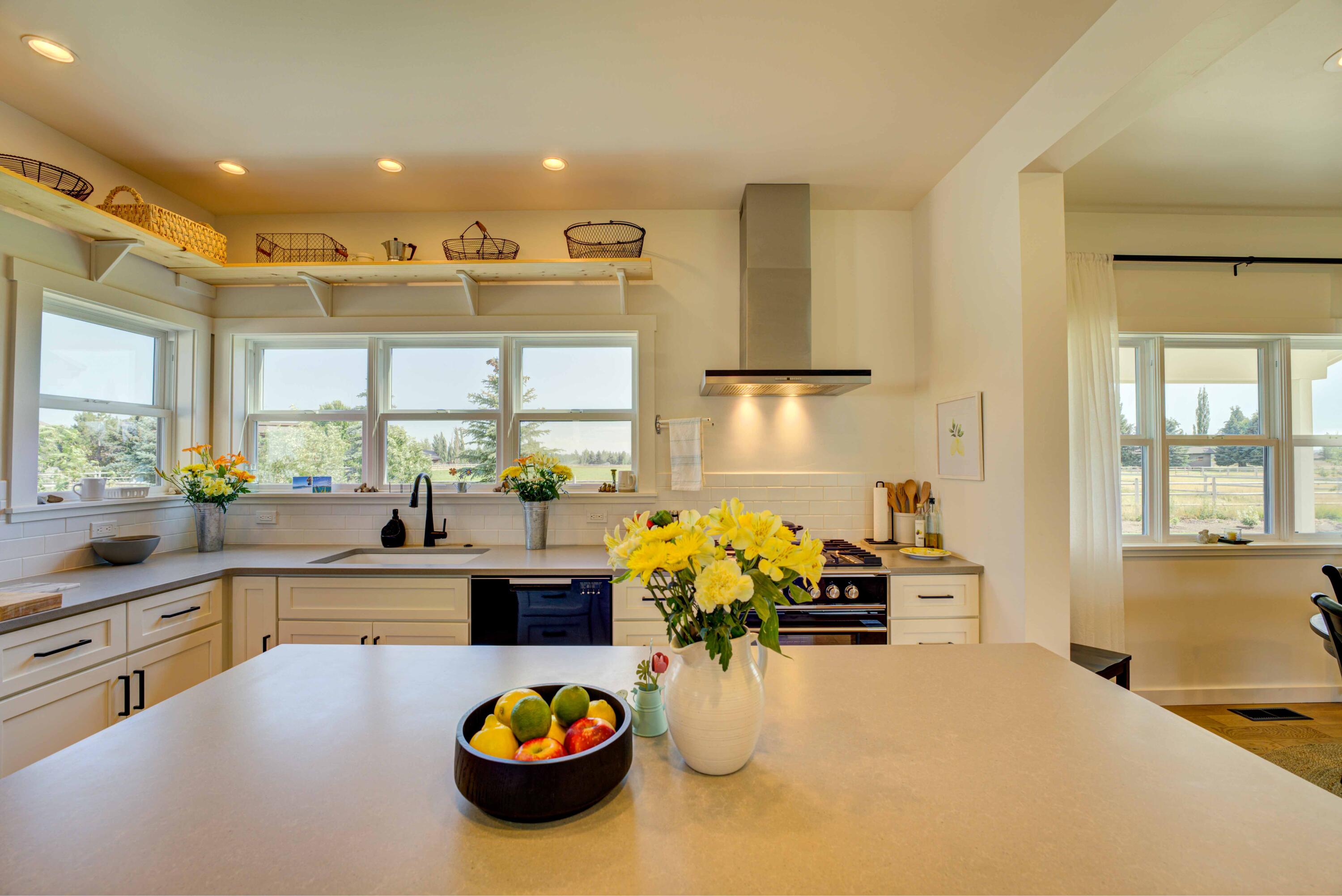 201 Equus Loop Property Photo 5