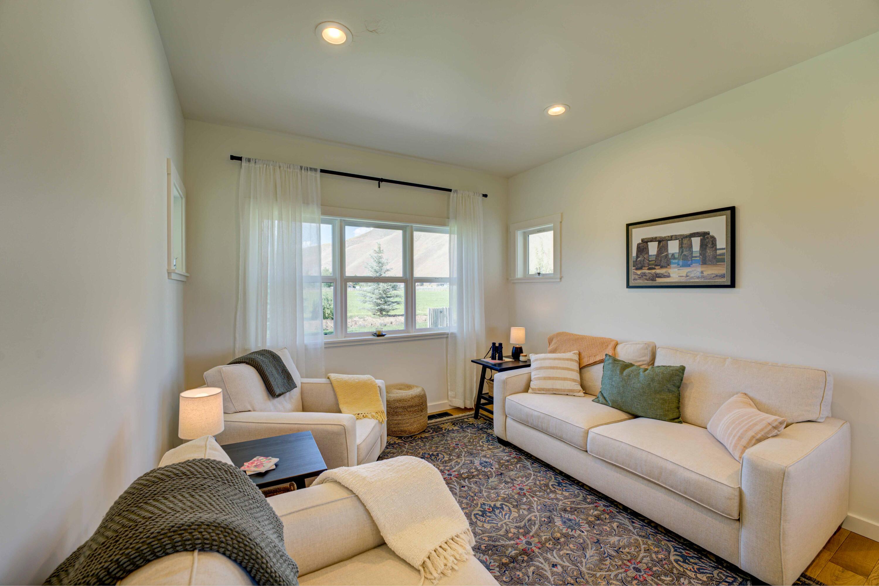 201 Equus Loop Property Photo 10