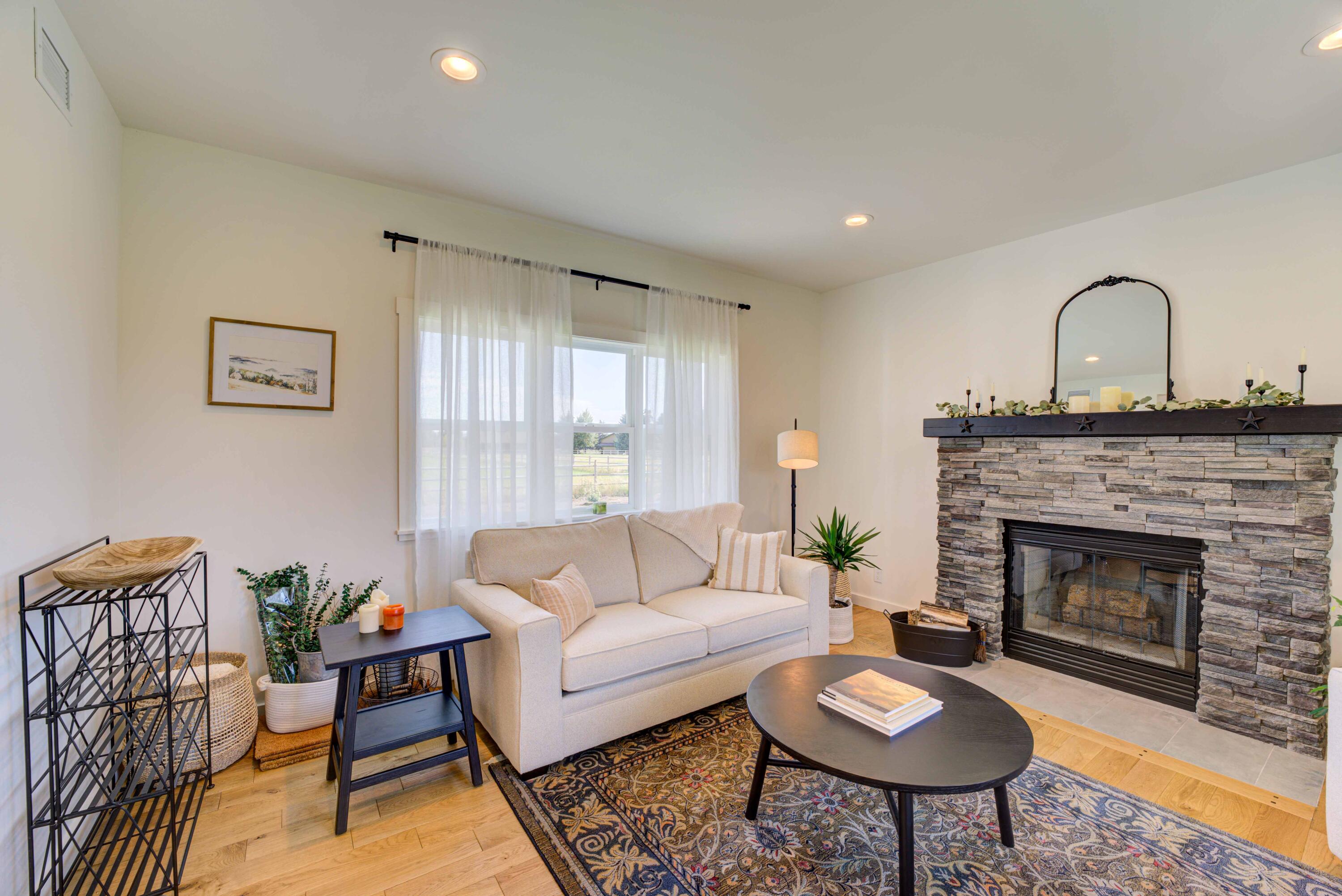 201 Equus Loop Property Photo 14