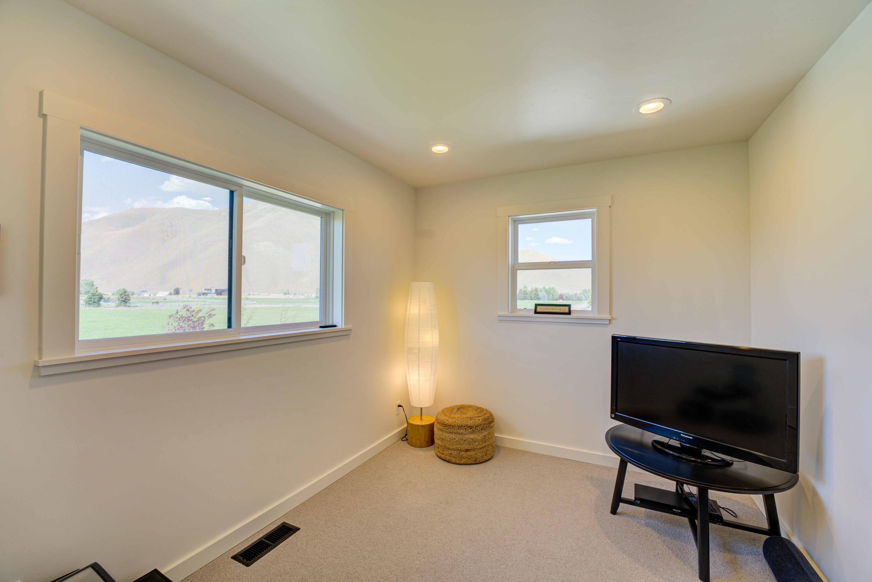 201 Equus Loop Property Photo 23
