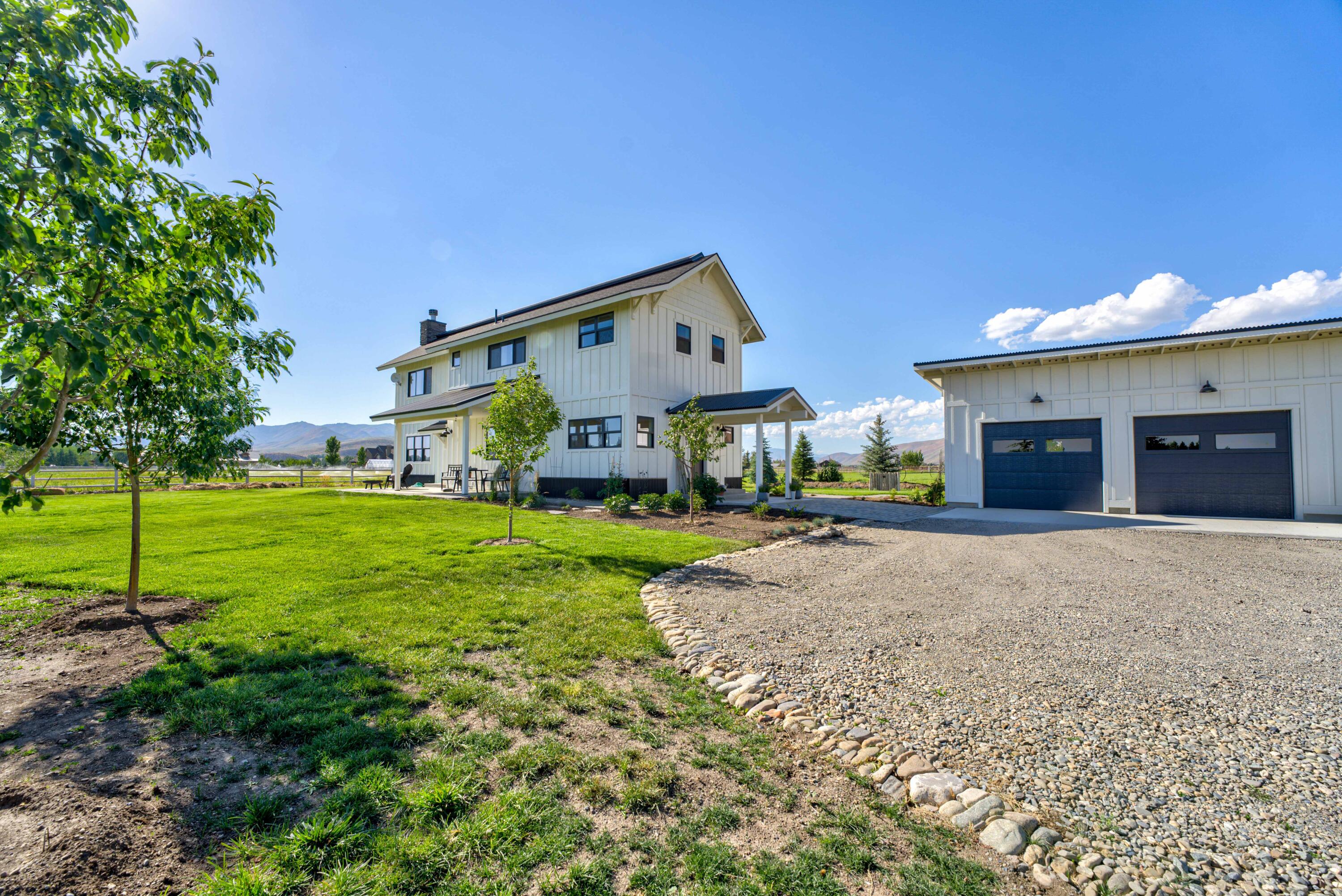 201 Equus Loop Property Photo 25