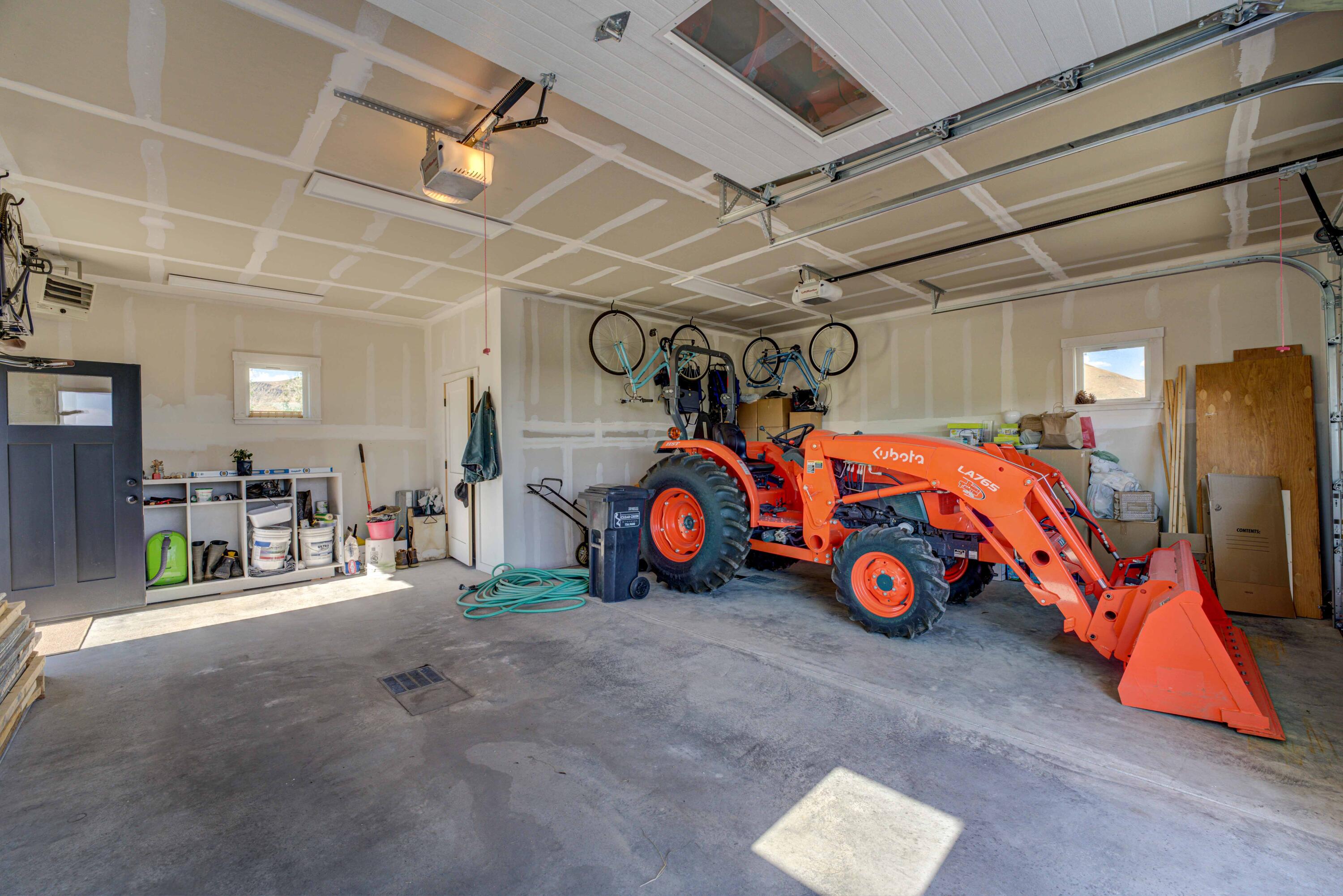 201 Equus Loop Property Photo 30