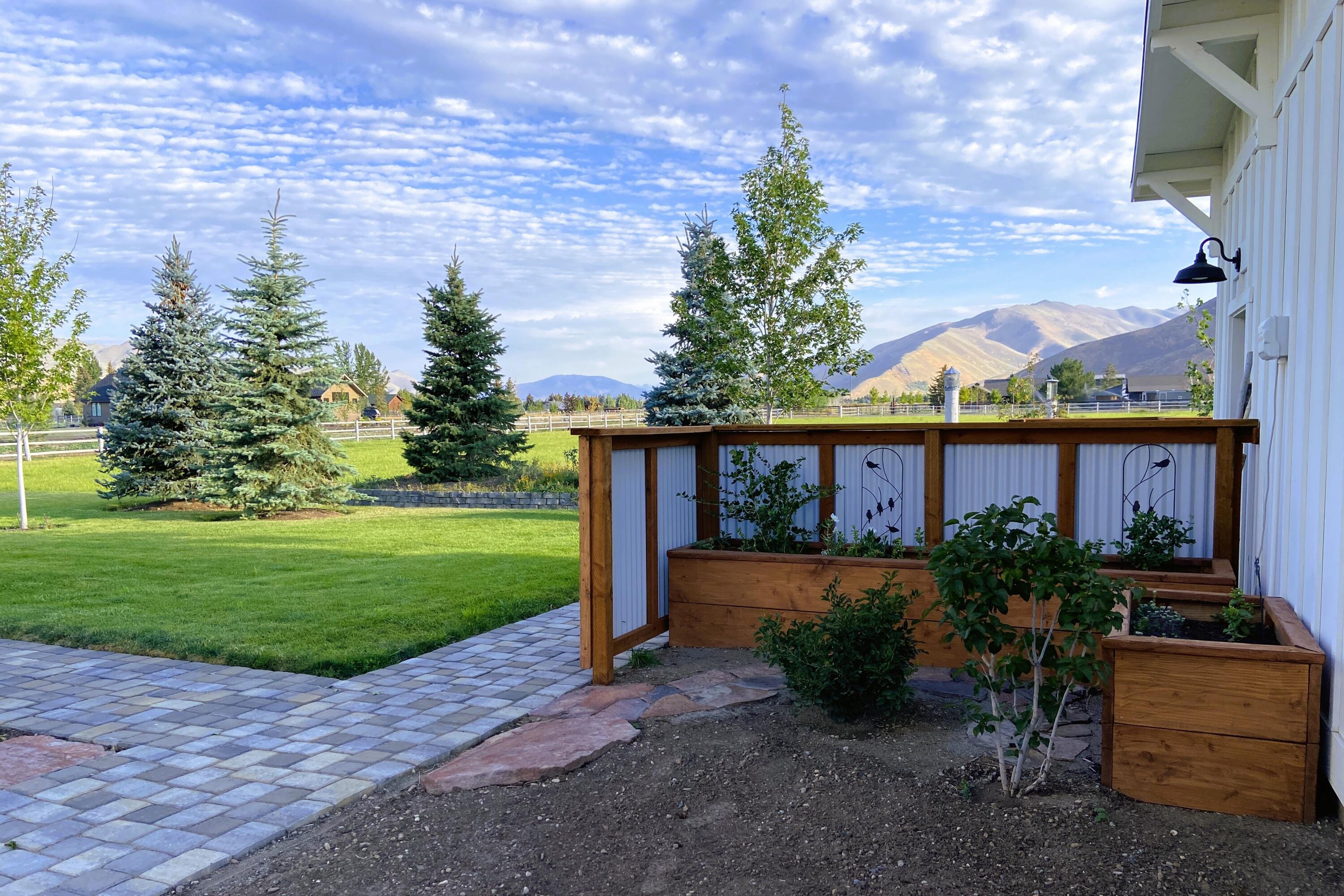 201 Equus Loop Property Photo 32