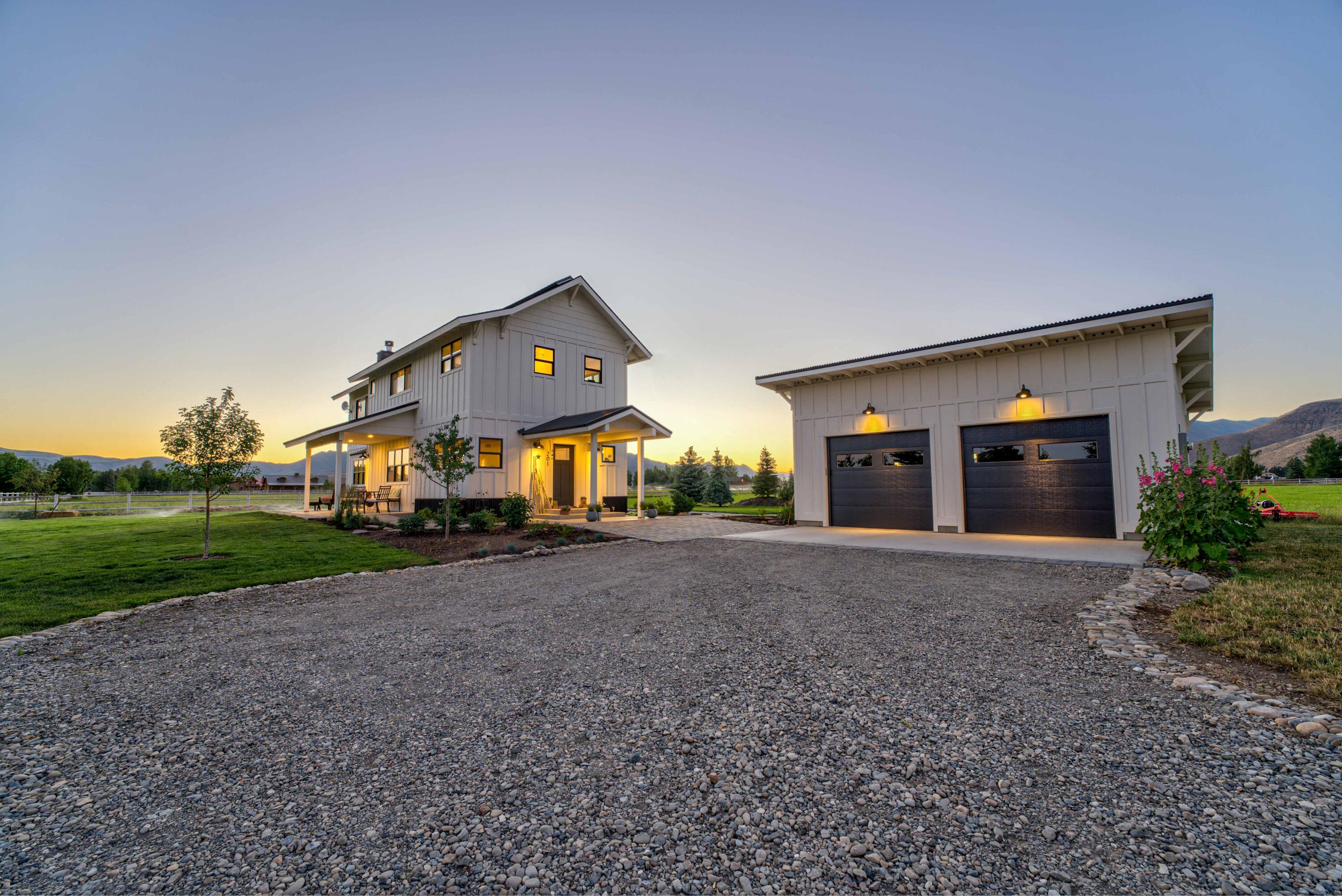 201 Equus Loop Property Photo 33