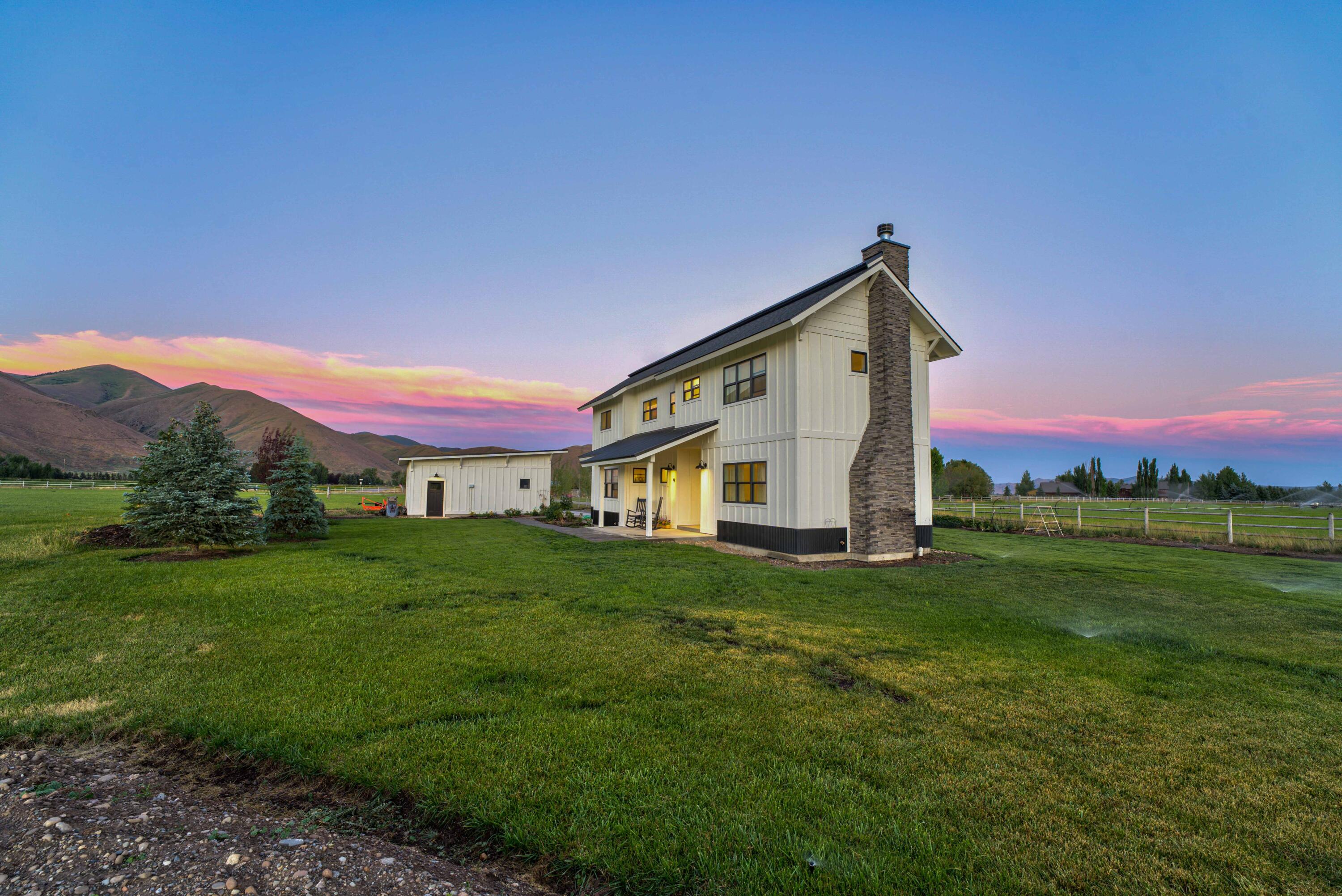 201 Equus Loop Property Photo 36
