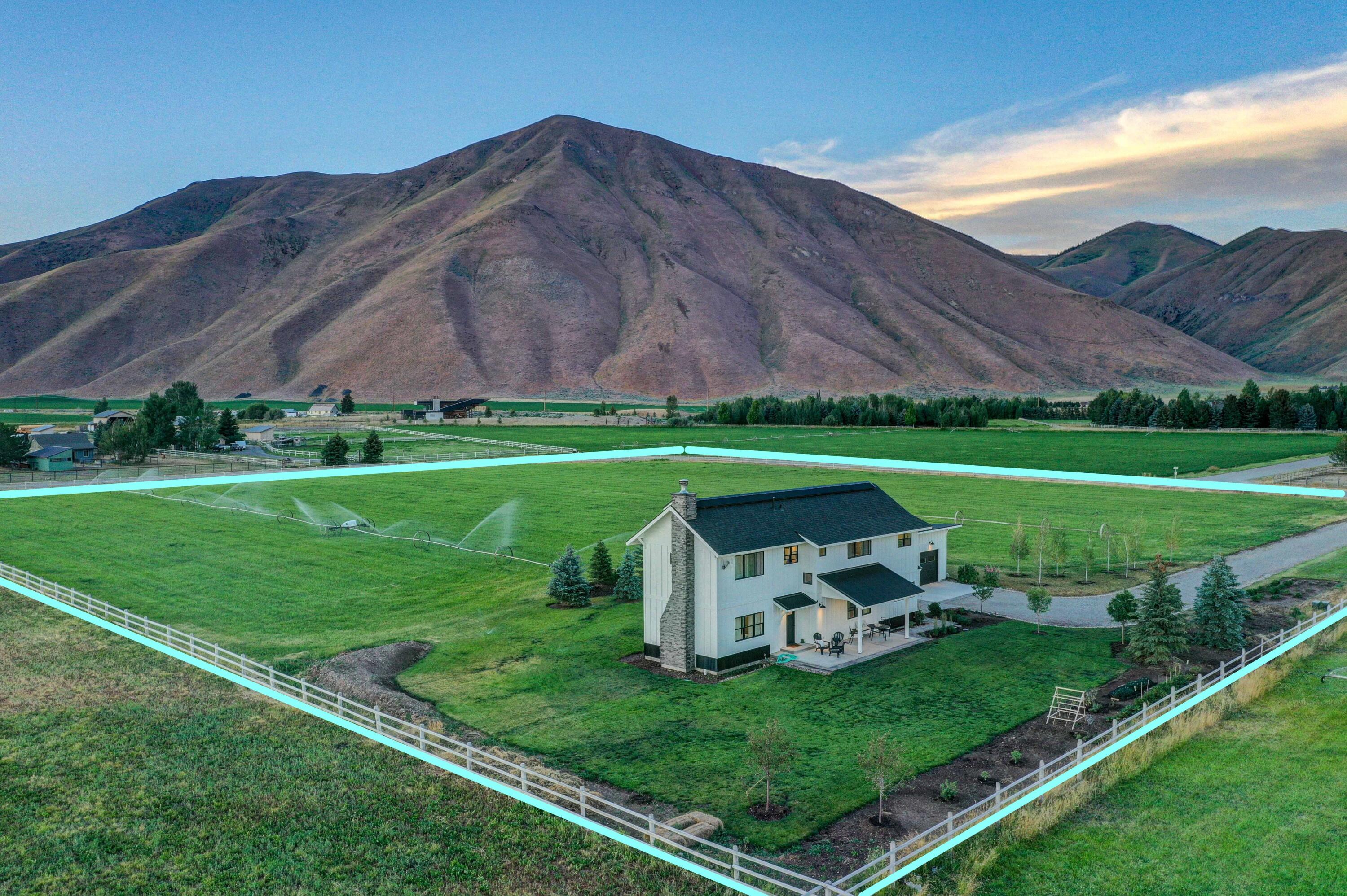 201 Equus Loop Property Photo 42