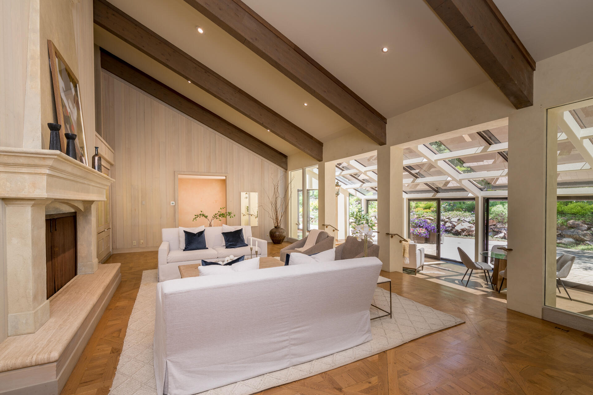 204 Big Wells Rd Property Photo 9