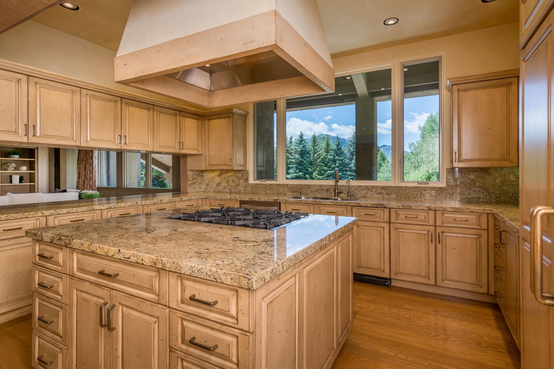 204 Big Wells Rd Property Photo 12