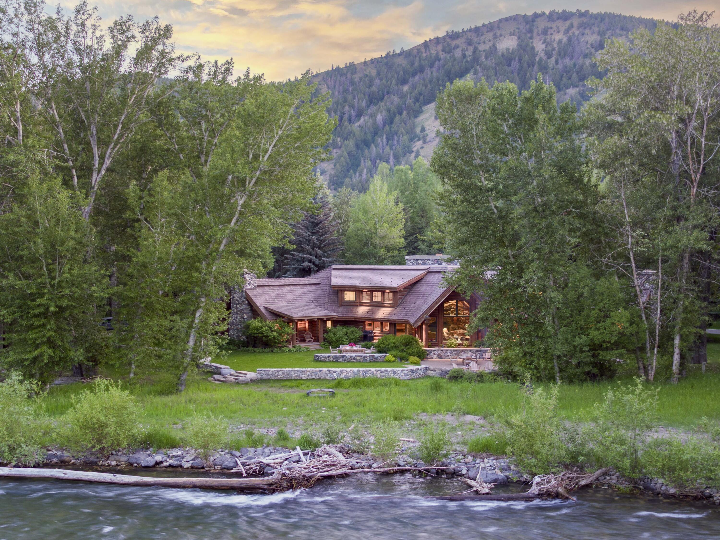 30 Gimlet Rd Property Photo 1