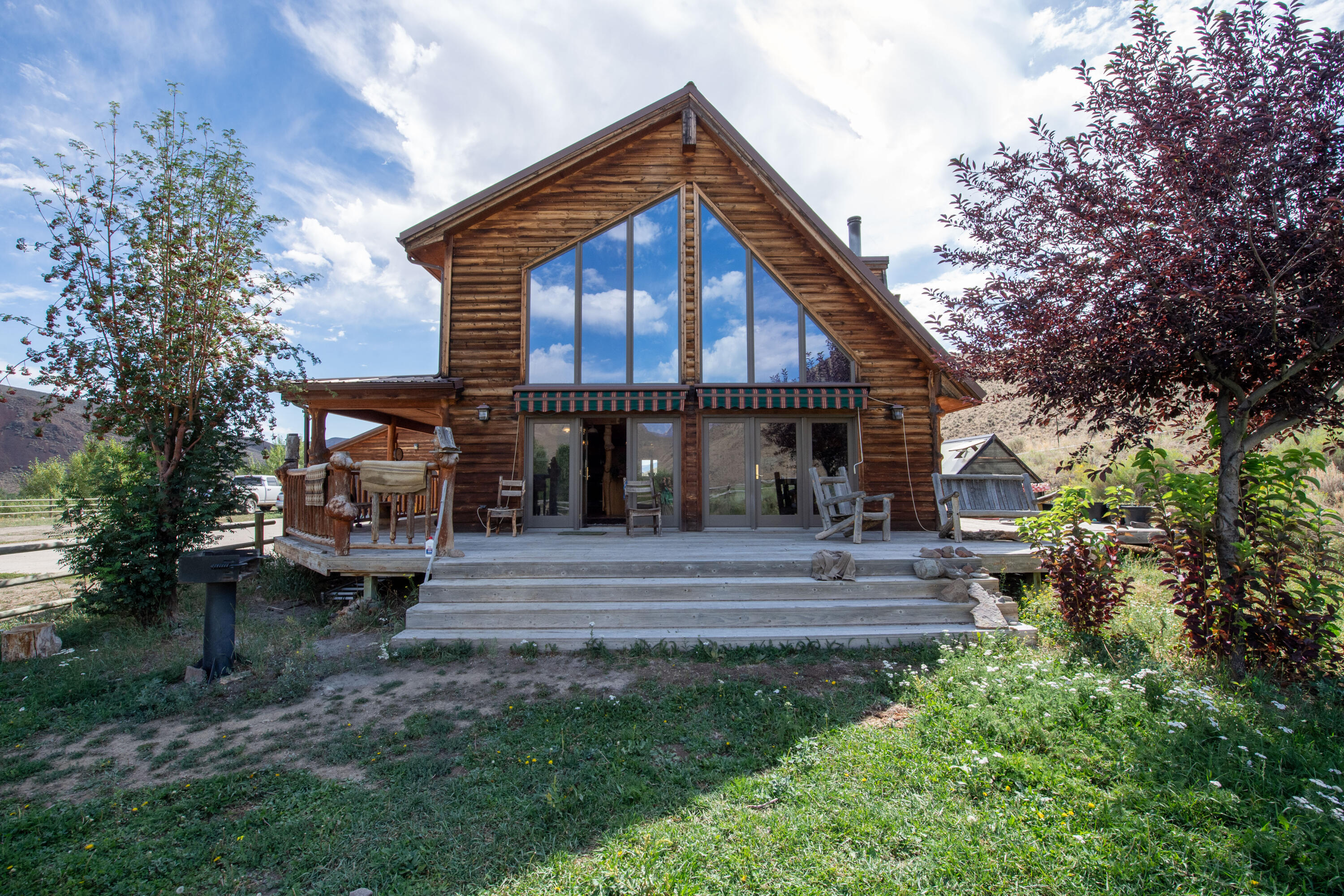 9885 Challis Creek Rd Property Photo 4