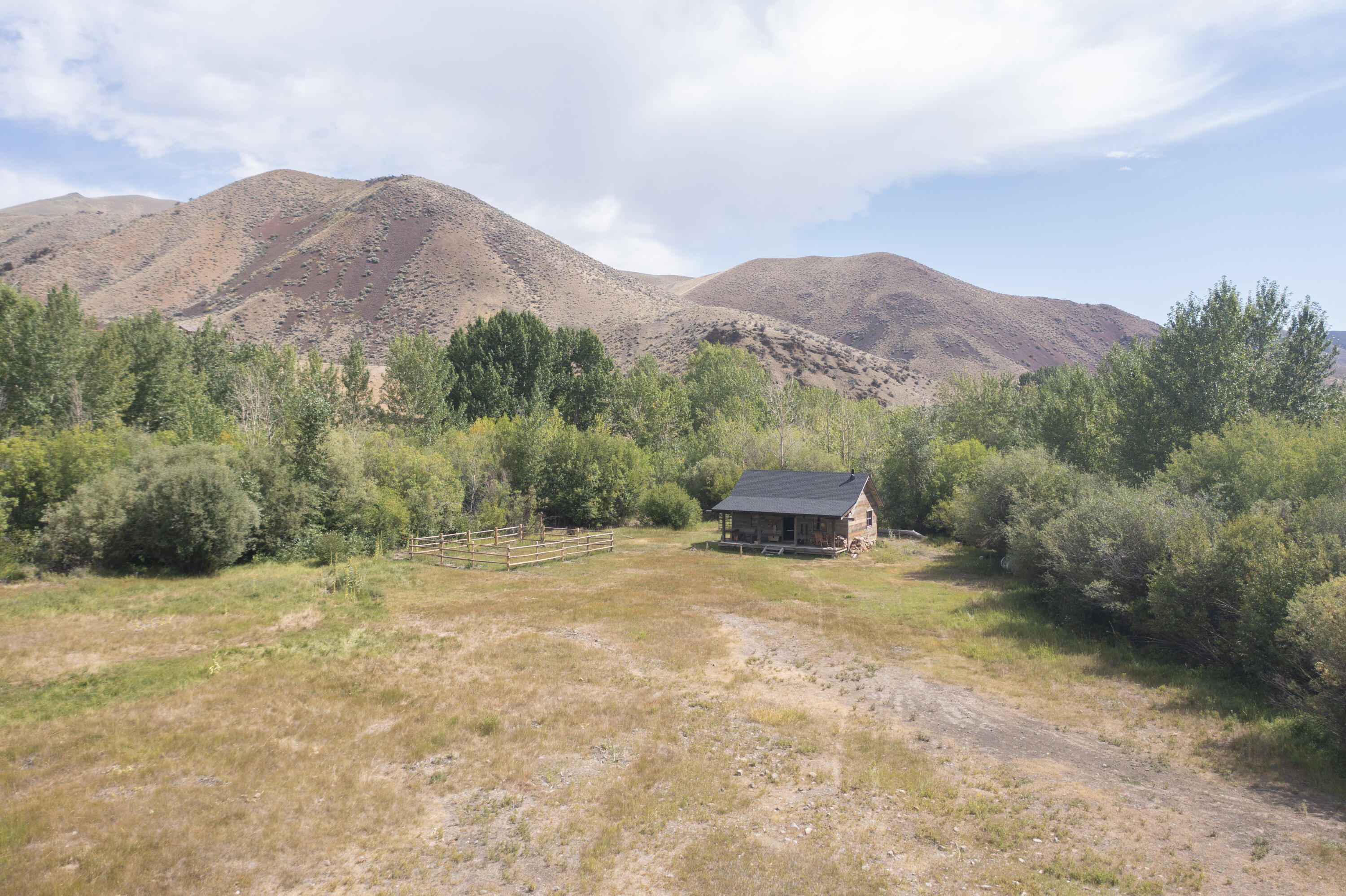 9885 Challis Creek Rd Property Photo 43