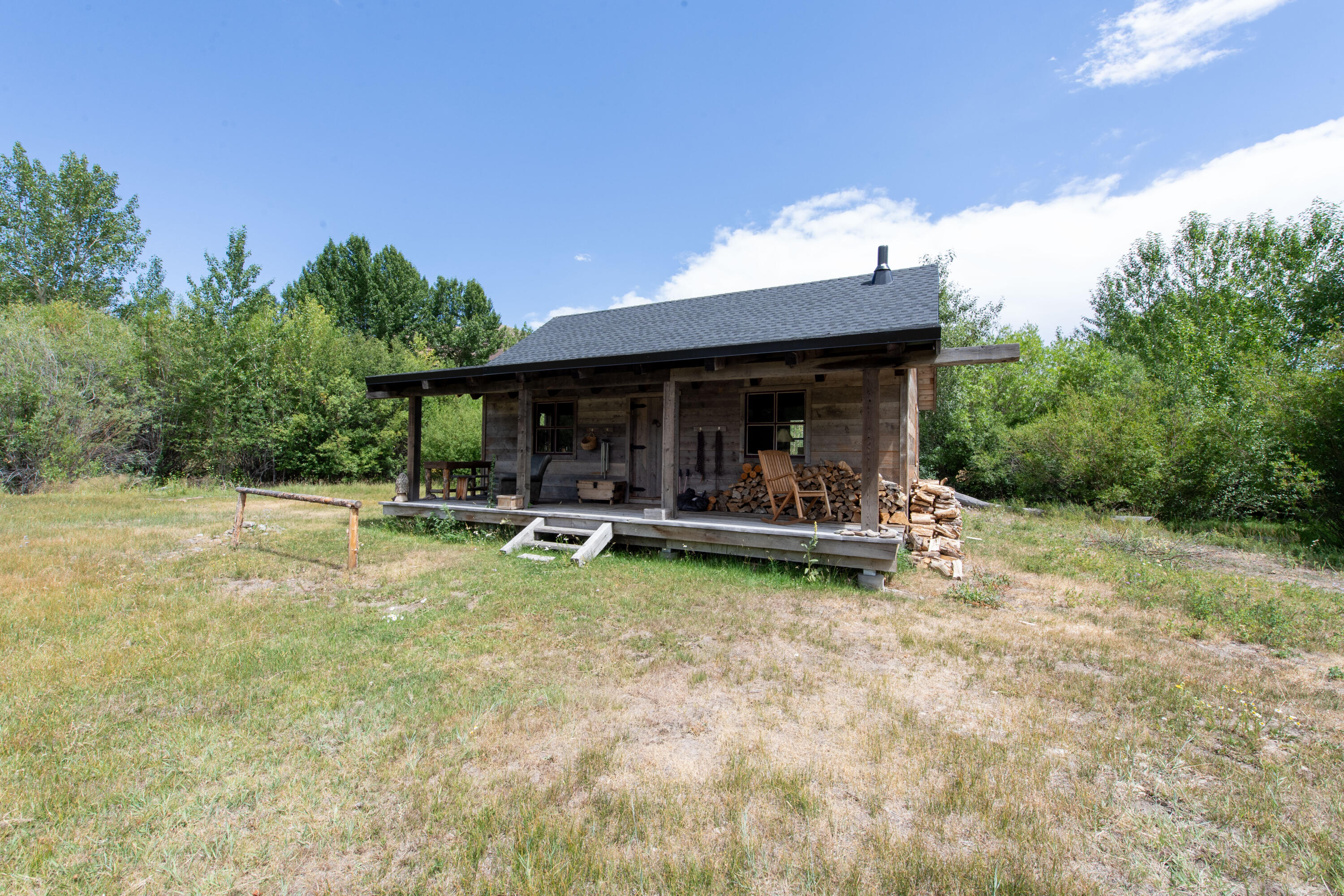 9885 Challis Creek Rd Property Photo 44
