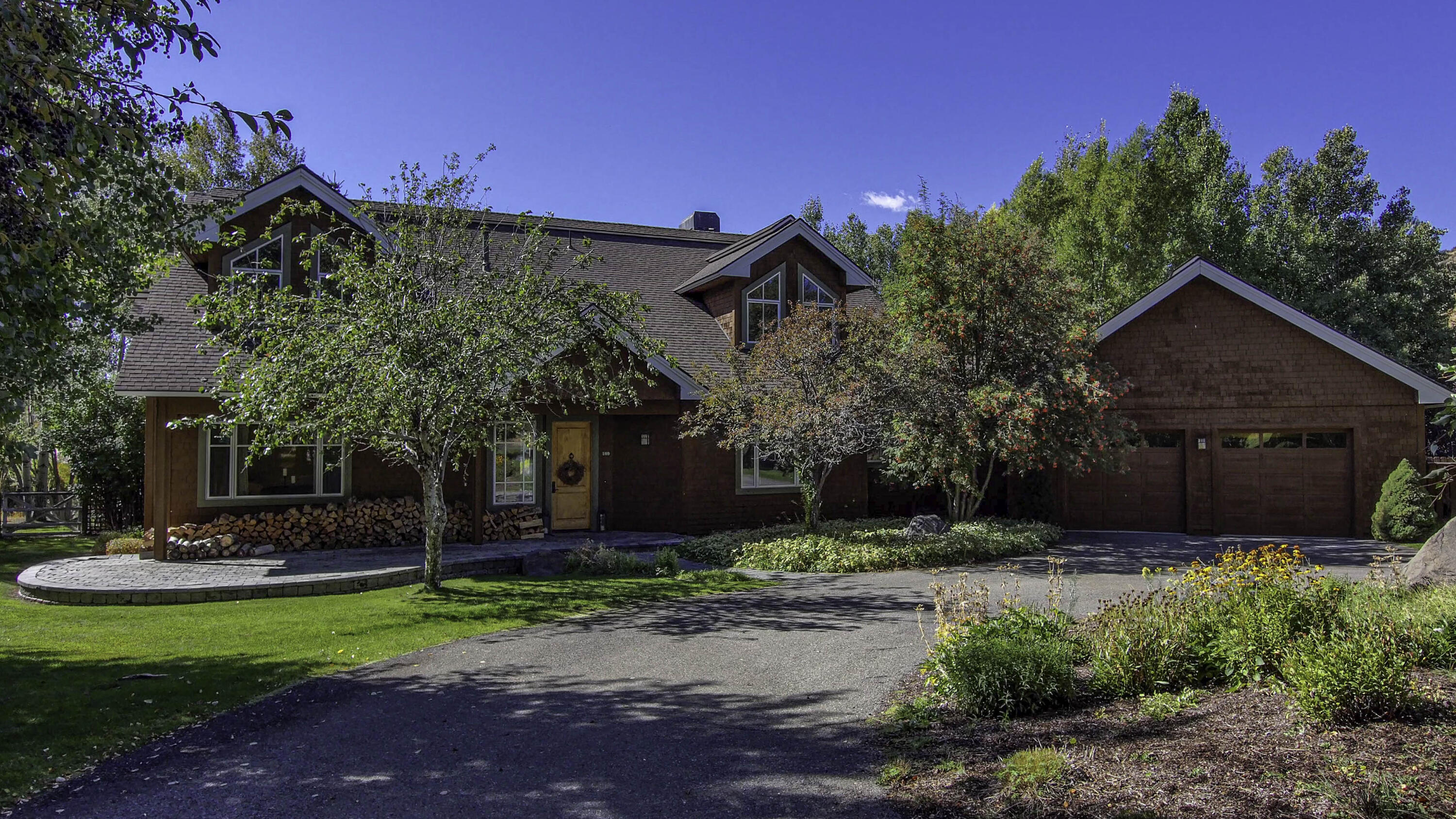109 Geronimo Dr Property Photo 1