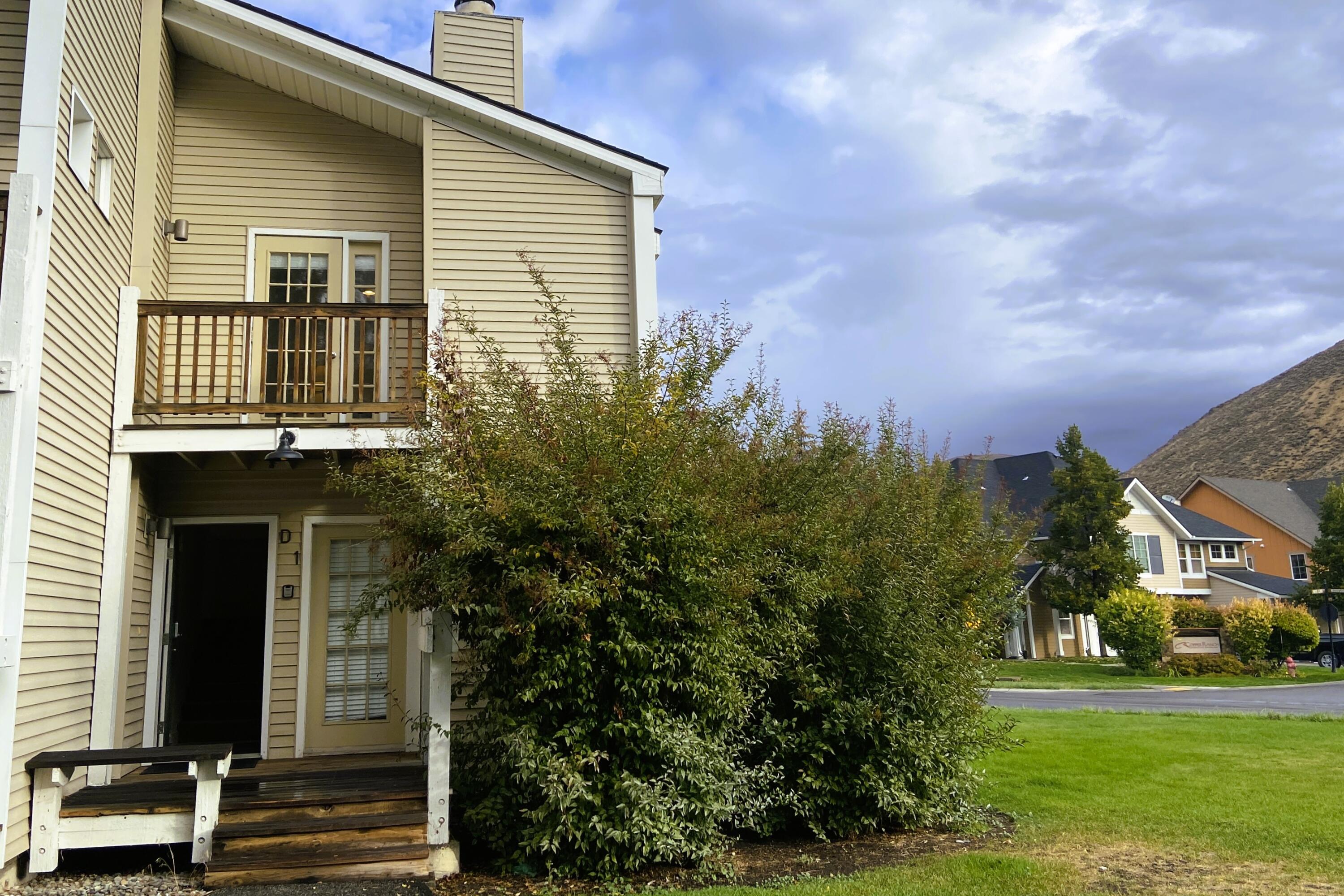 740 Red Ash Dr Property Photo 1