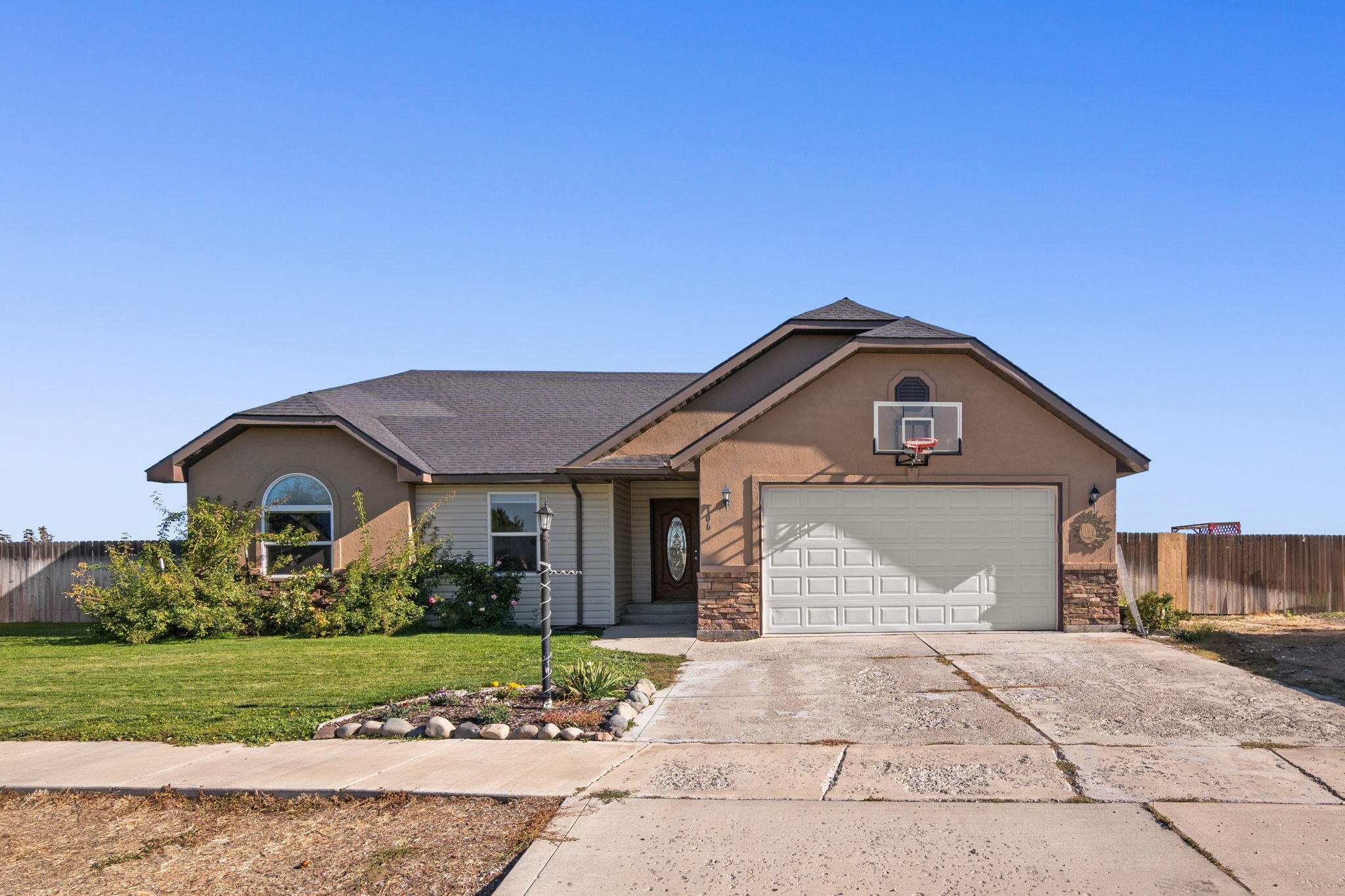 106 Riverview Property Photo 1