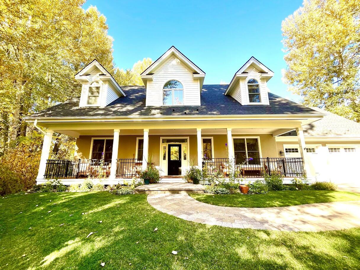 311 W Cedar St Property Photo 1