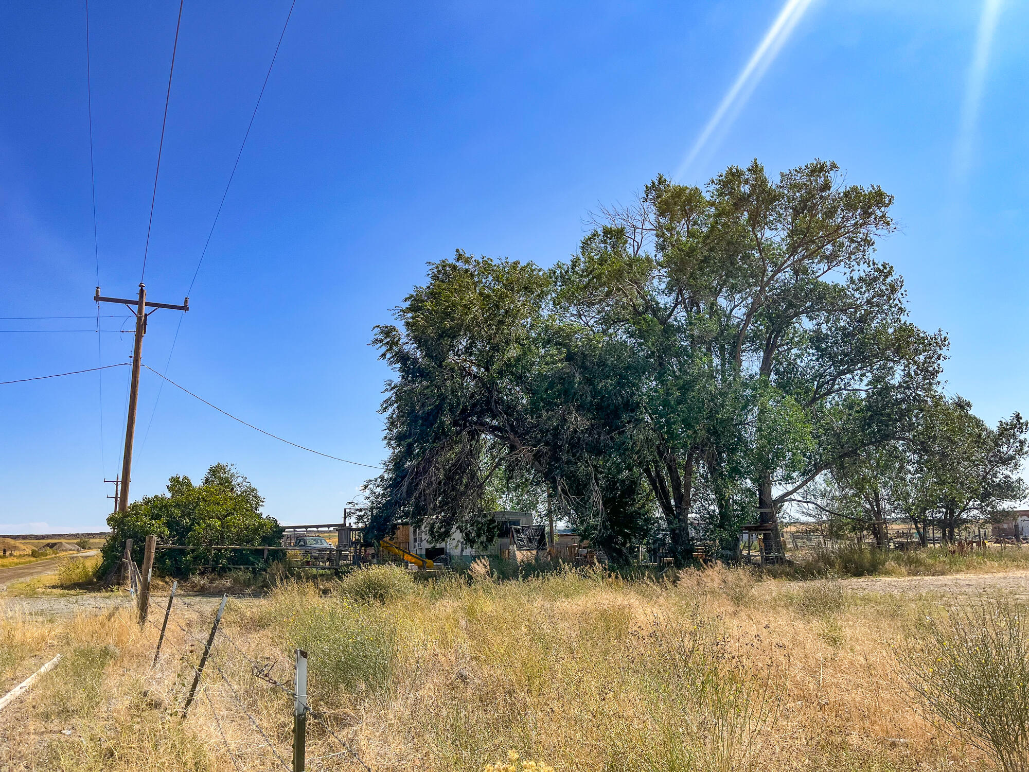 138 N Laidlaw Park Rd Property Photo 4