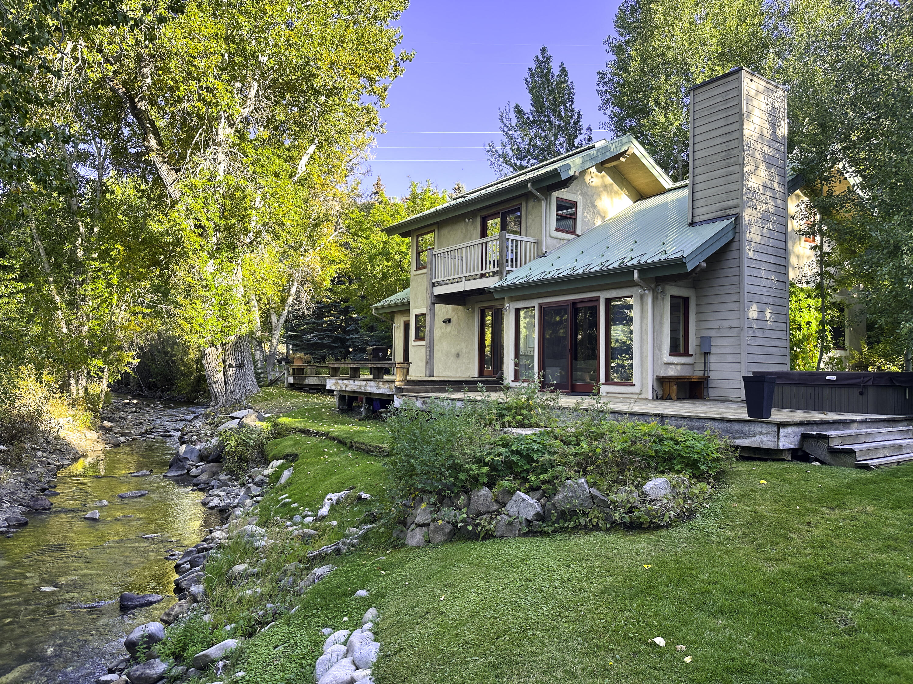 233 Timberline Rd Property Photo 1